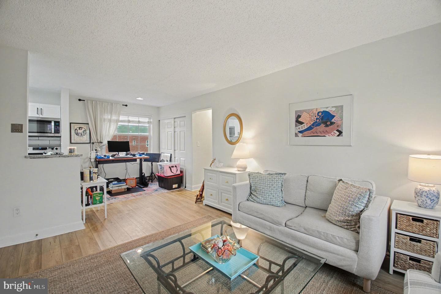 1632 W Abingdon Drive #302 photo 3
