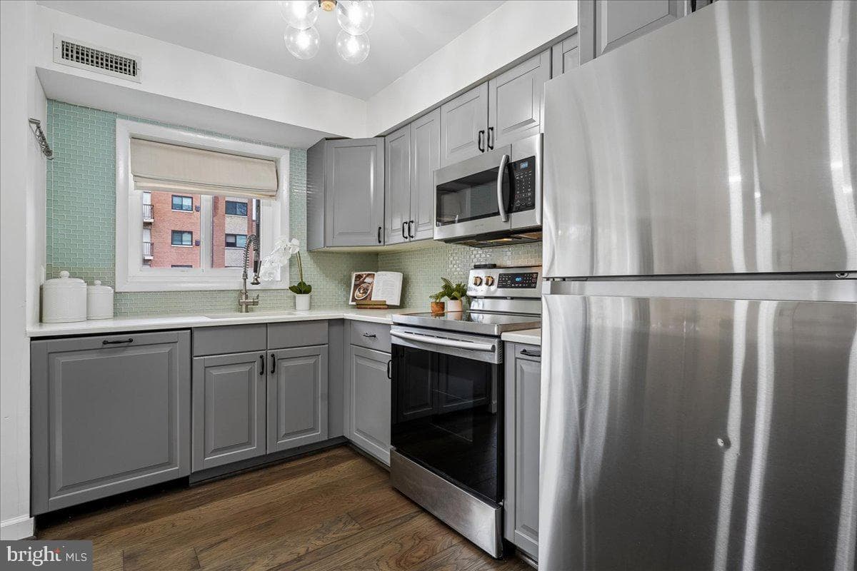 3220 S 28th Street #202 photo 4