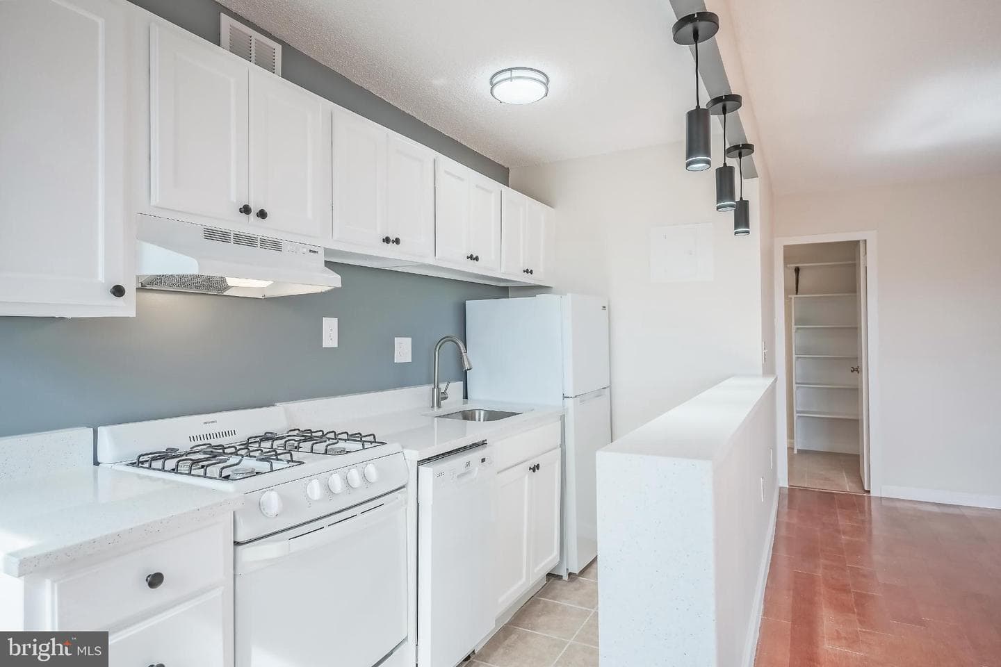 2500 N Van Dorn St # 912 photo 15