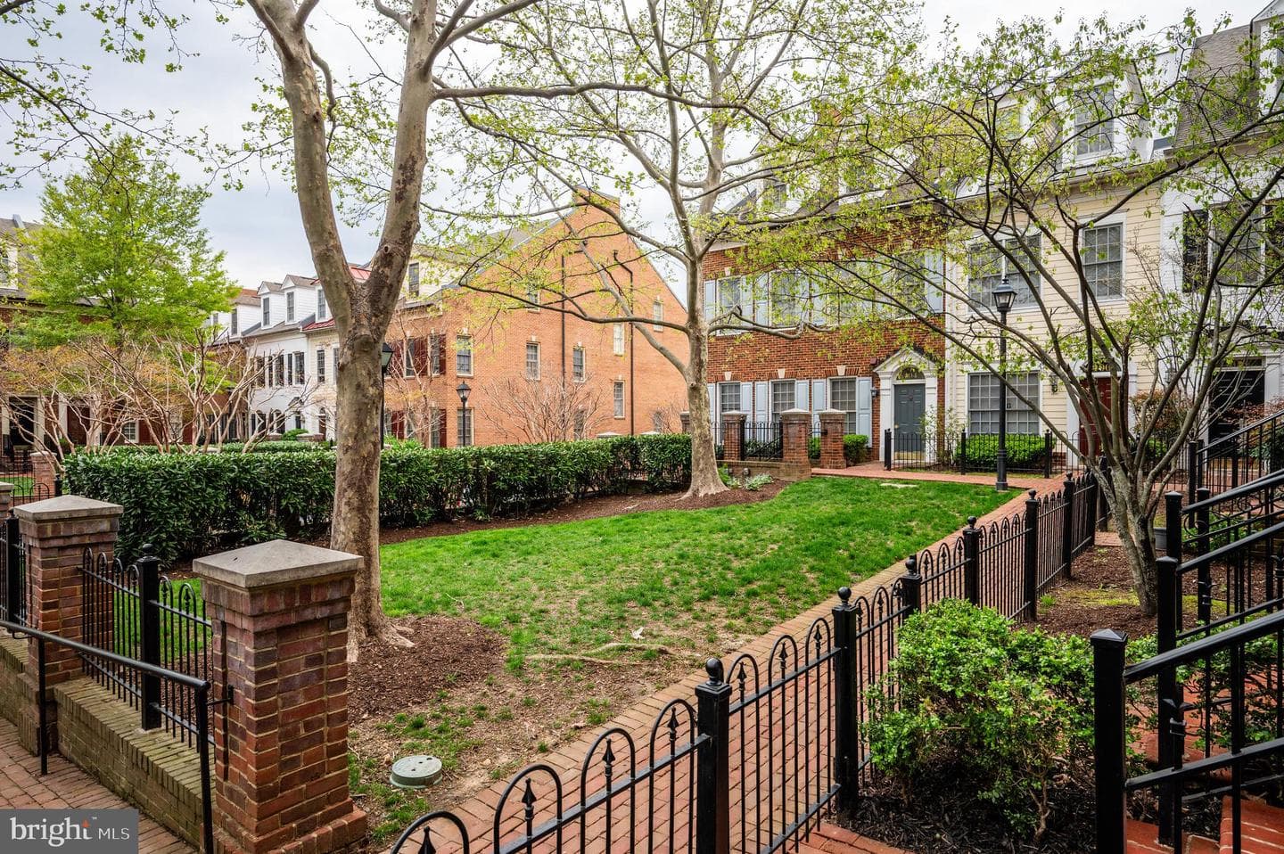 515 N Pitt Street photo 39