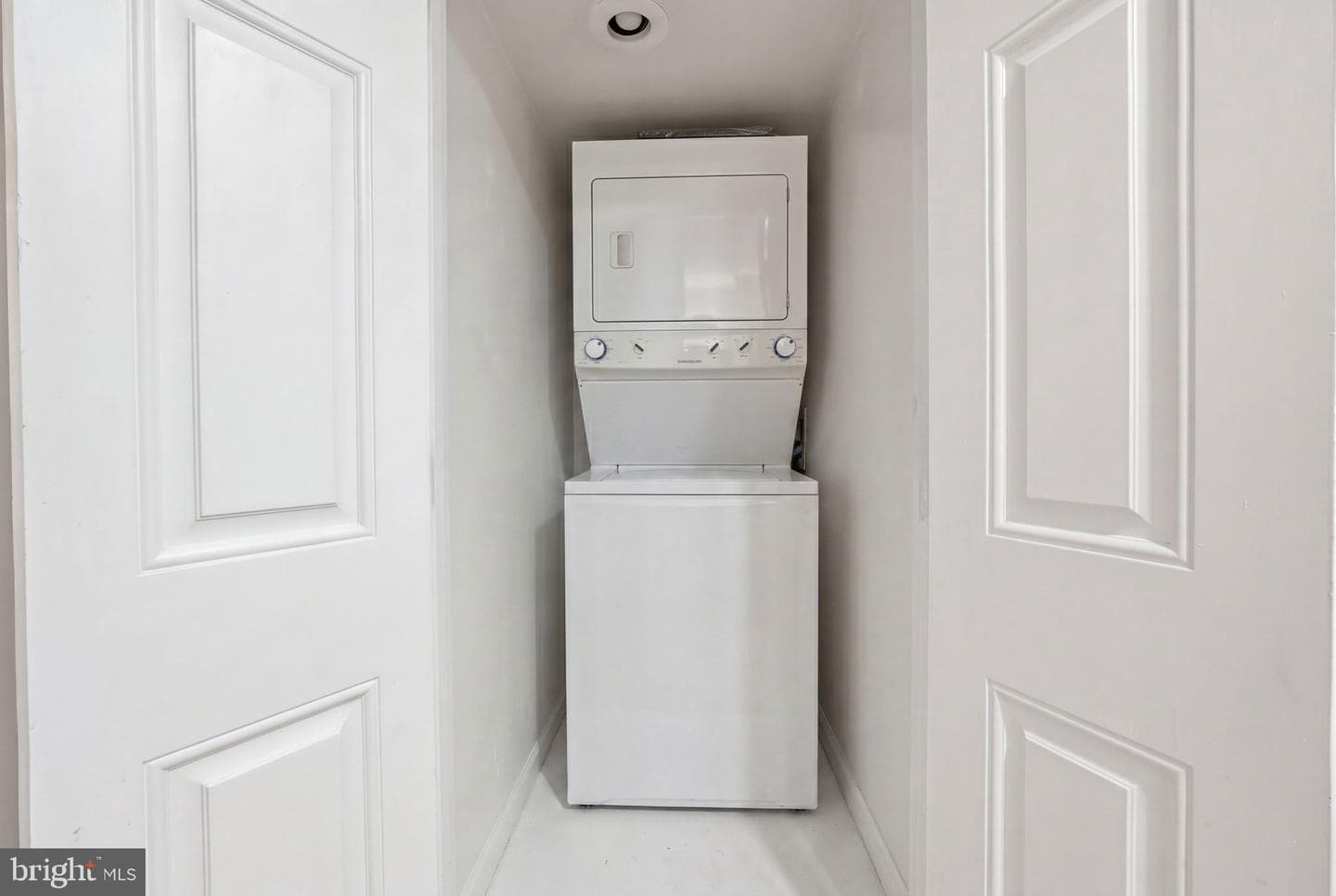 628 S Saint Asaph Street photo 28