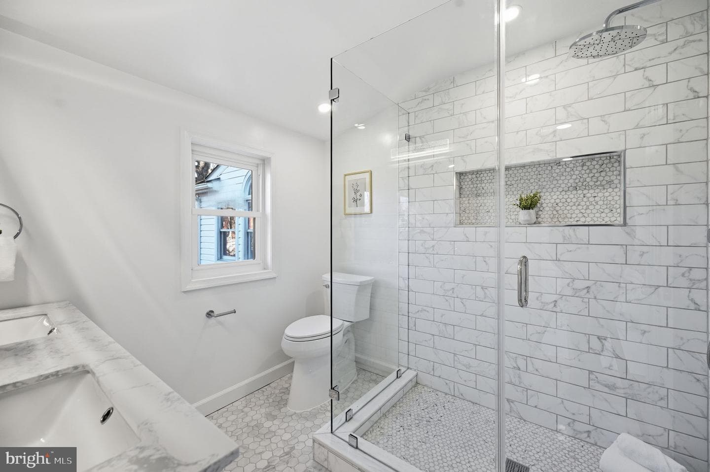 833 Fontaine Street photo 19