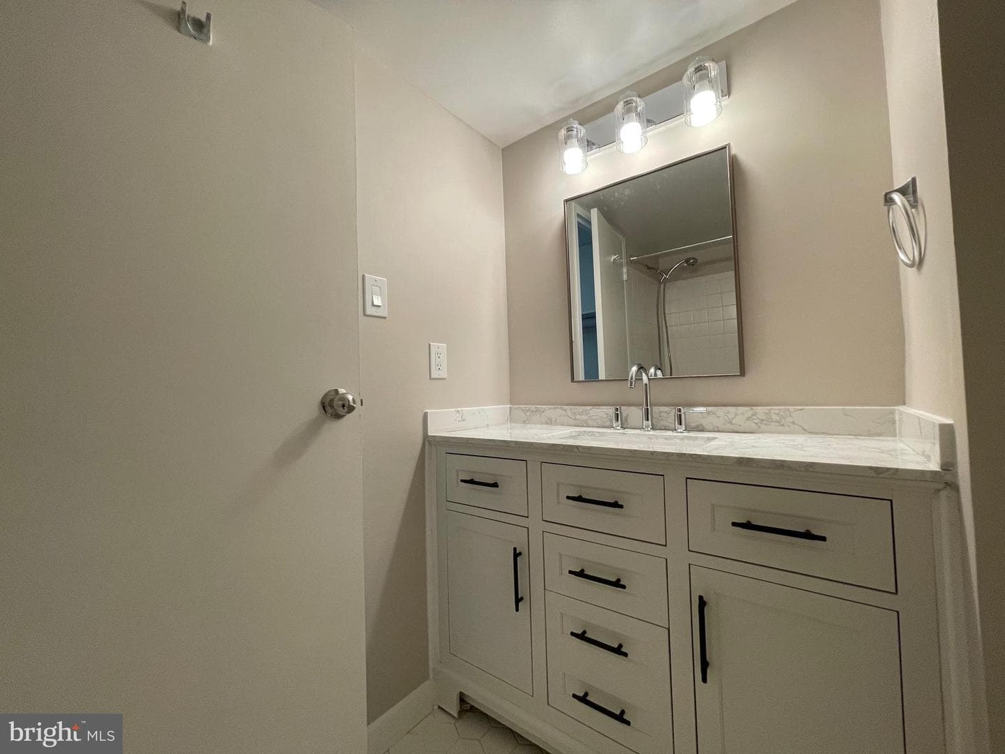 200 N Pickett Street #512 photo 21