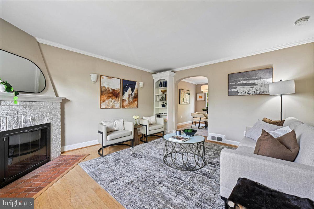 803 Chetworth Place photo 2