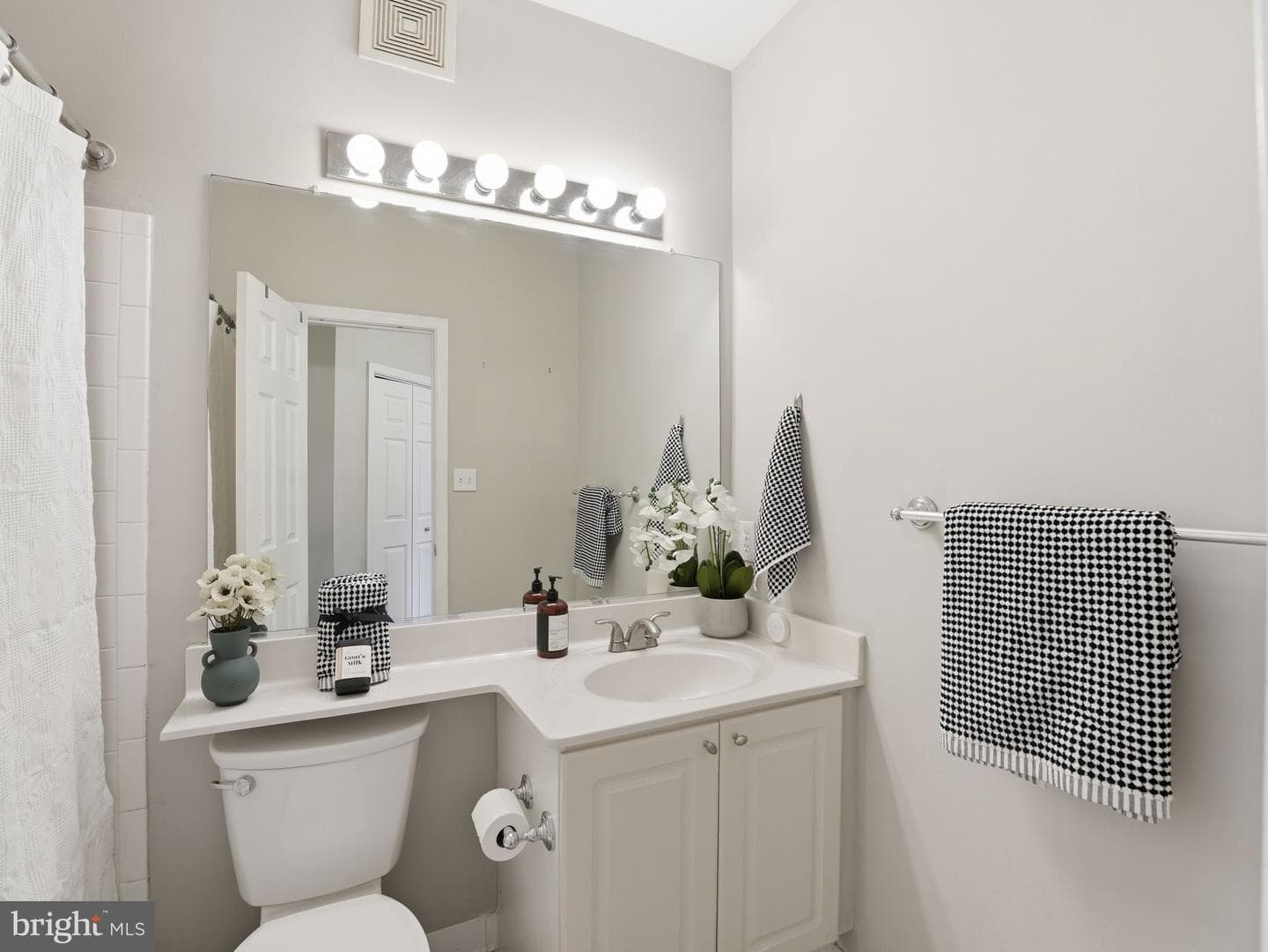 4667 Longstreet Lane #205 photo 23