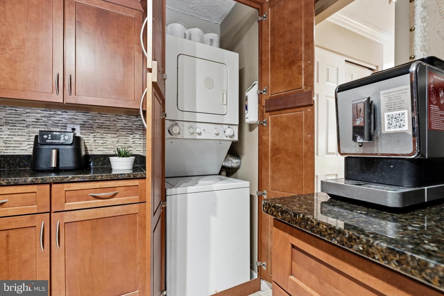 203 Yoakum Parkway #410 photo 12
