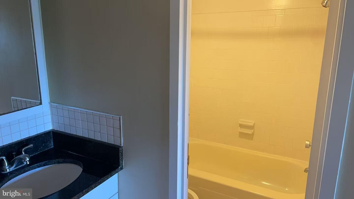 1225 Martha Custis Drive #516 photo 7