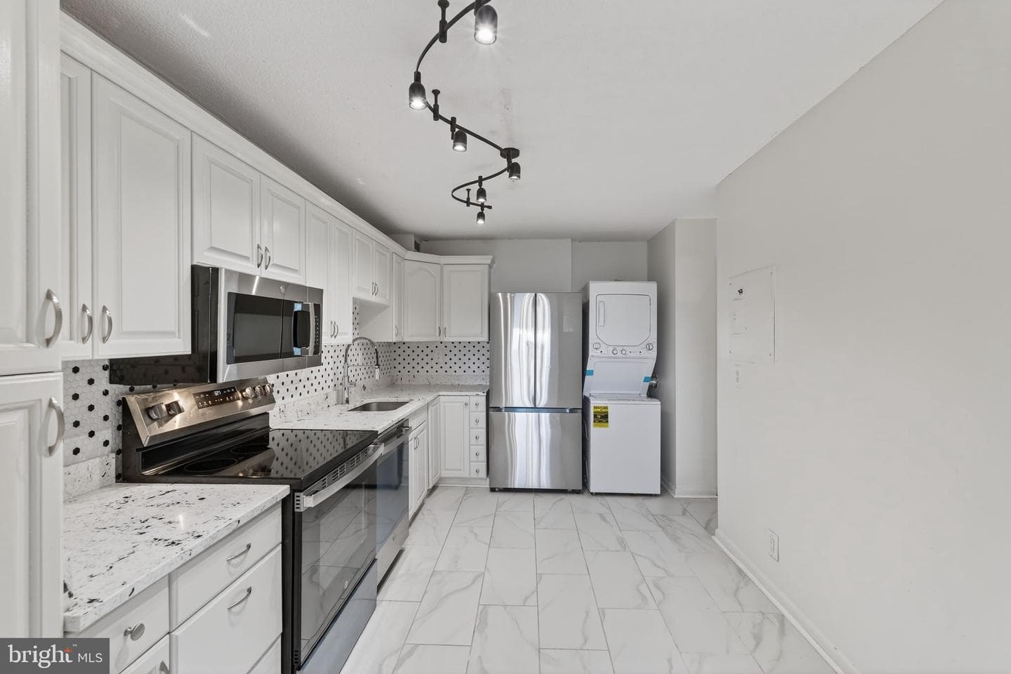 203 Yoakum Parkway #1625 photo 6