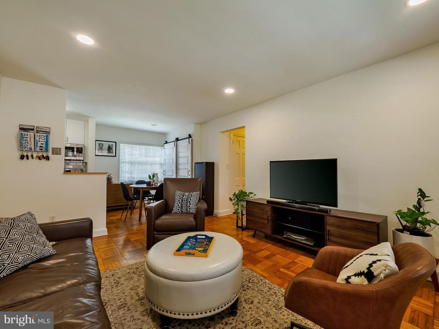1608 W Abingdon Drive #102 photo 10