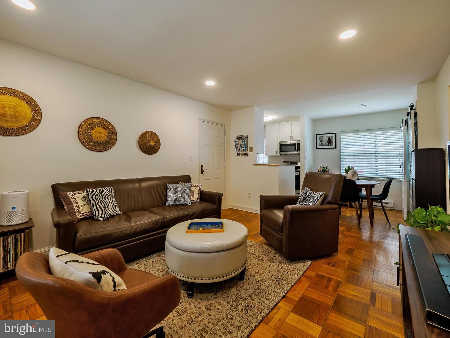 1608 W Abingdon Drive #102 photo 11