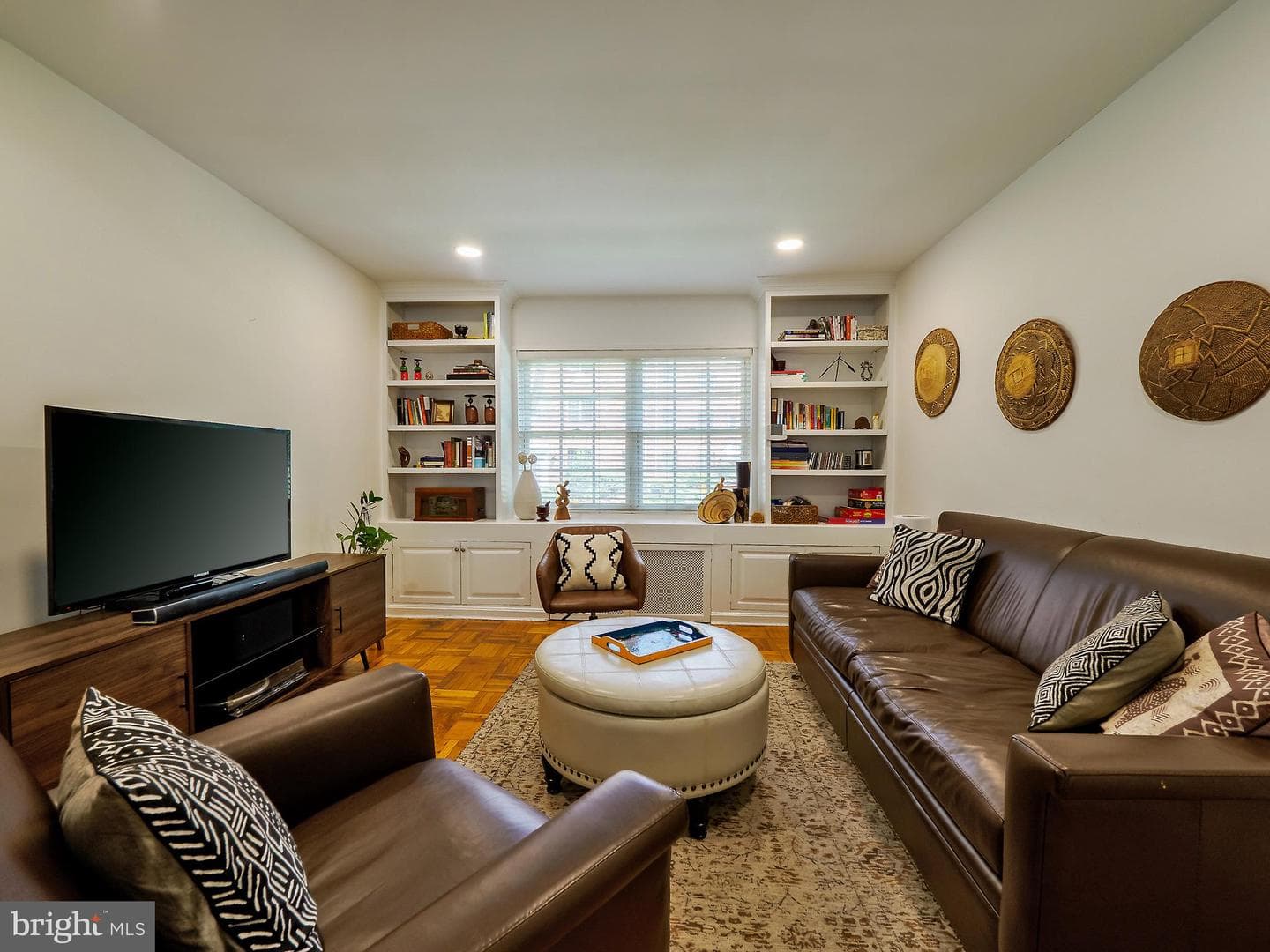 1608 W Abingdon Drive #102 photo 7