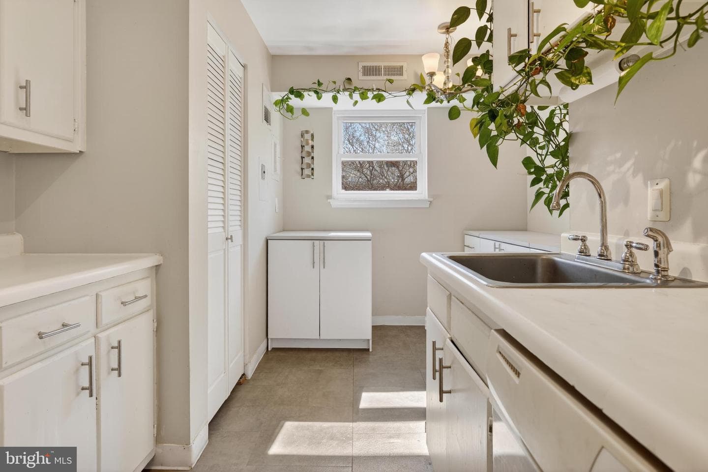 432 N Armistead Street #203 photo 18