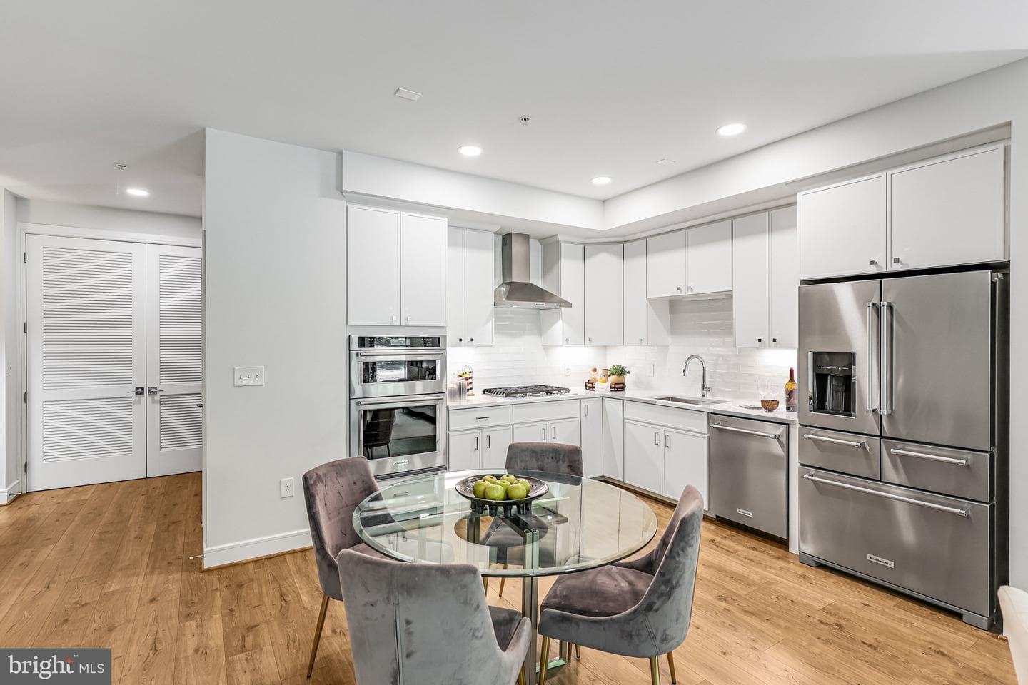 625 Slaters Ln # 107 photo 11