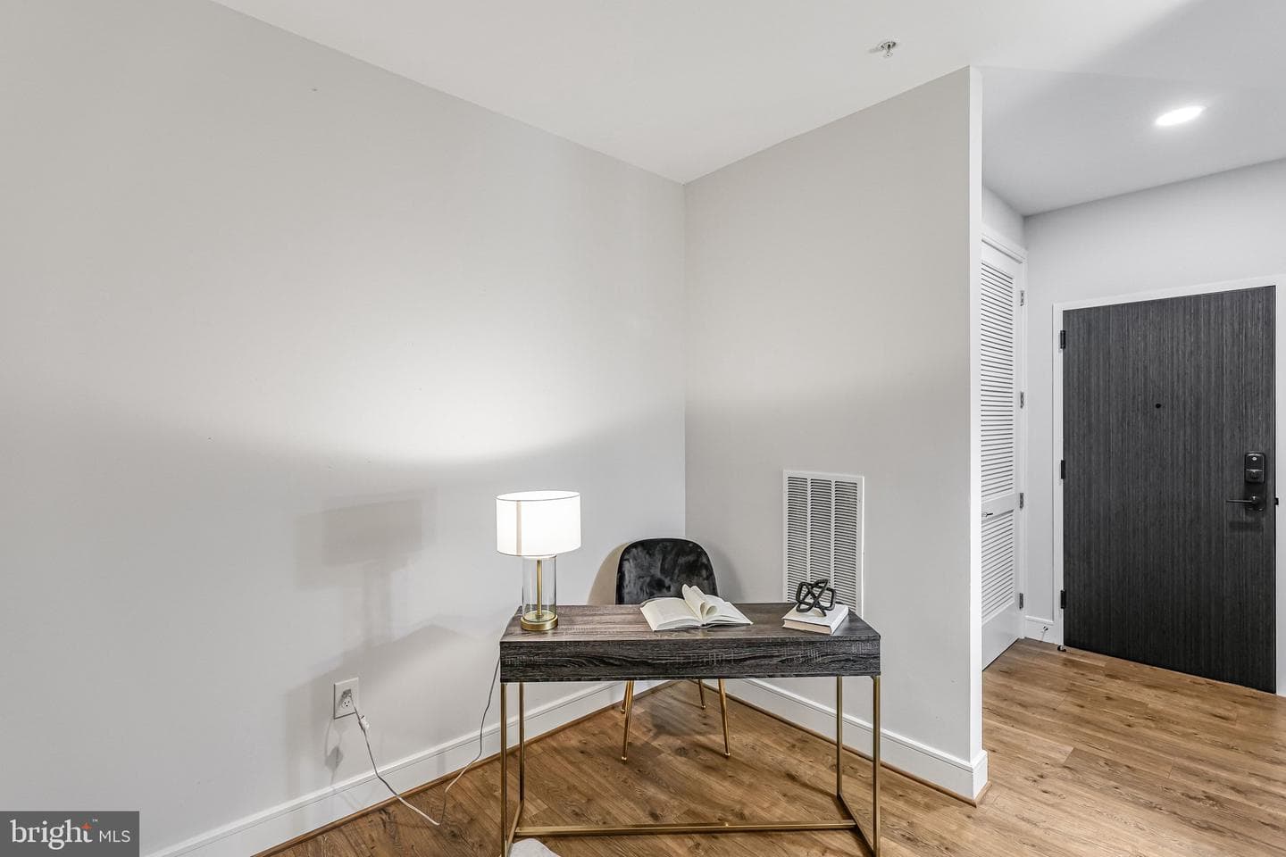 625 Slaters Ln # 107 photo 17