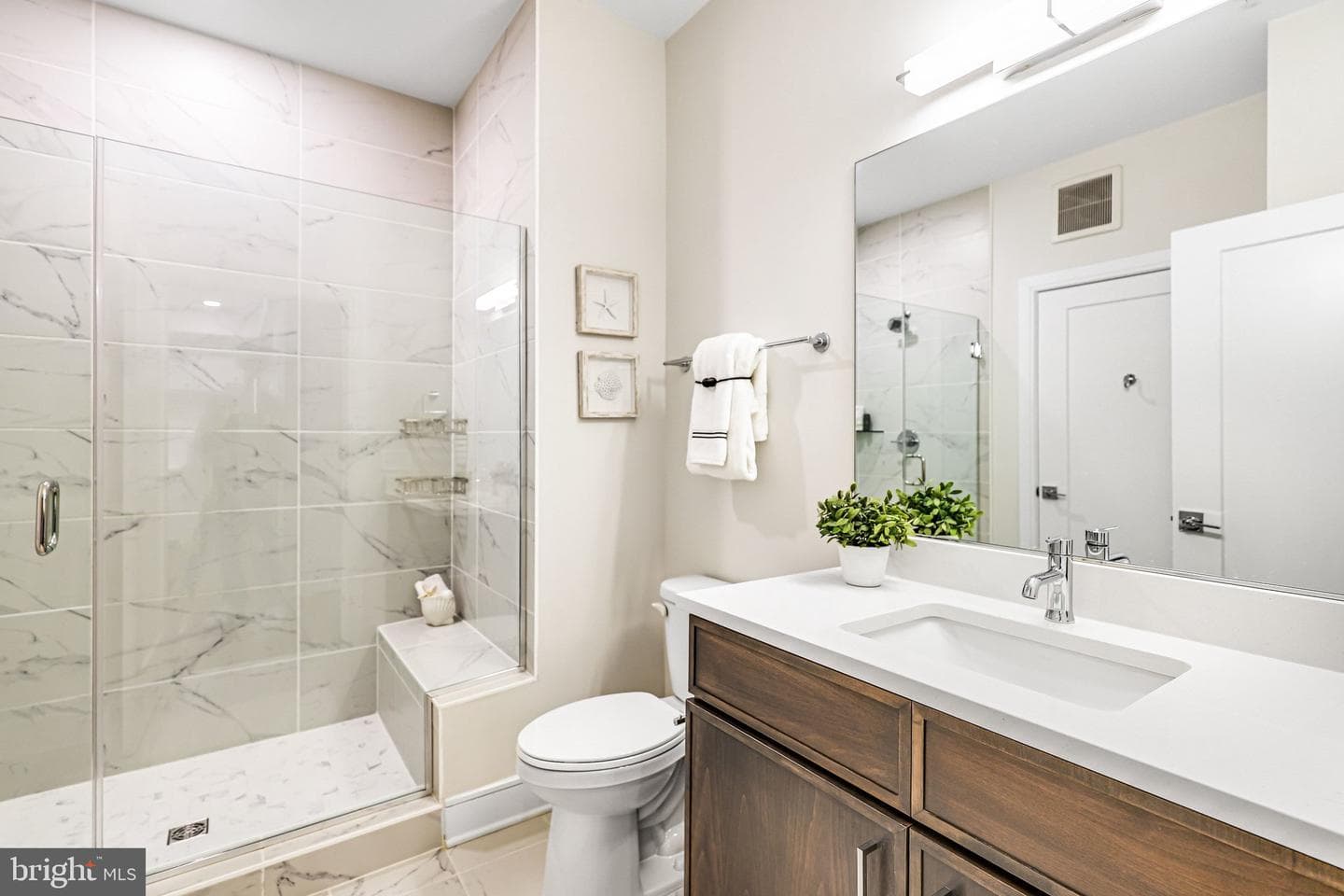 625 Slaters Ln # 107 photo 23