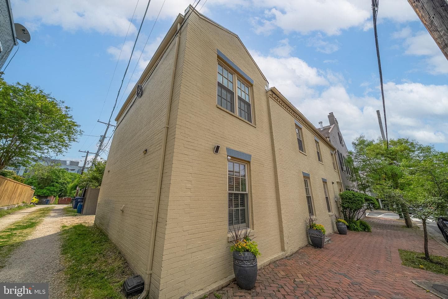 228 S Alfred Street S photo 45