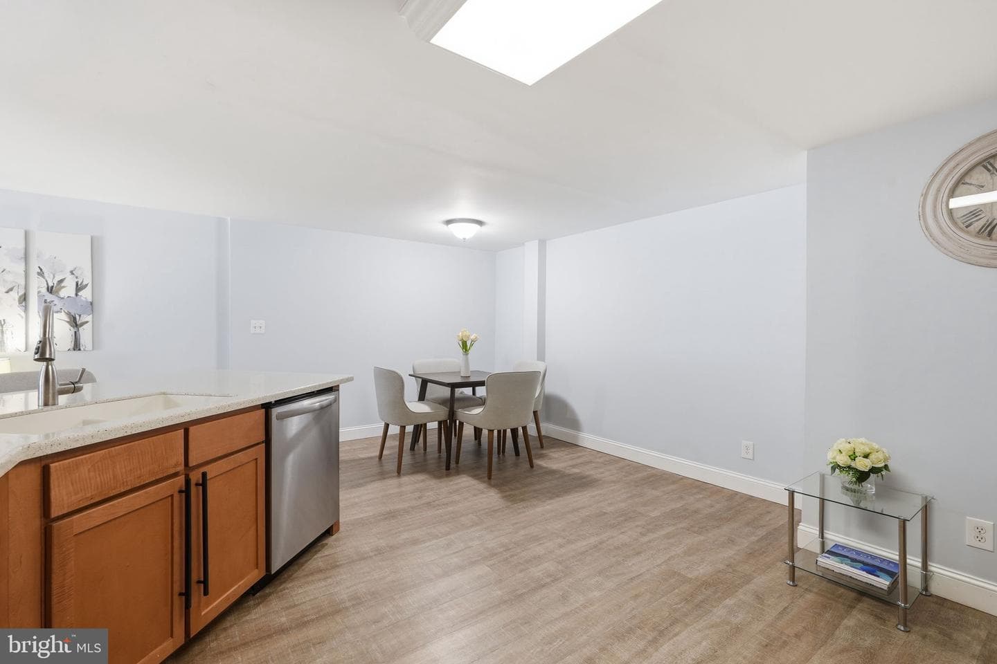 1603 N Van Dorn St photo 10