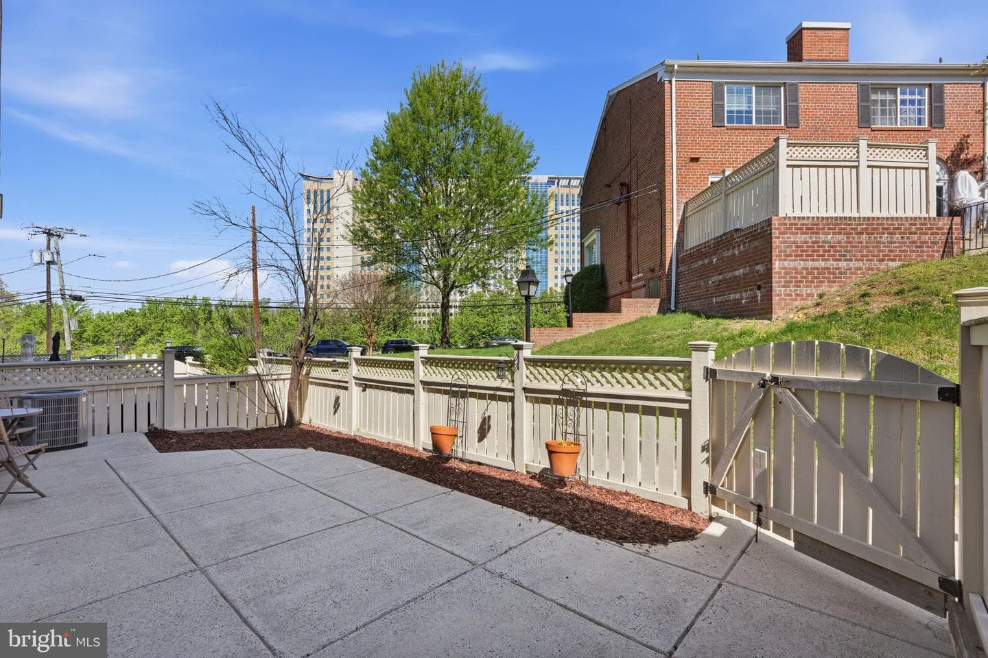 1603 N Van Dorn St photo 19