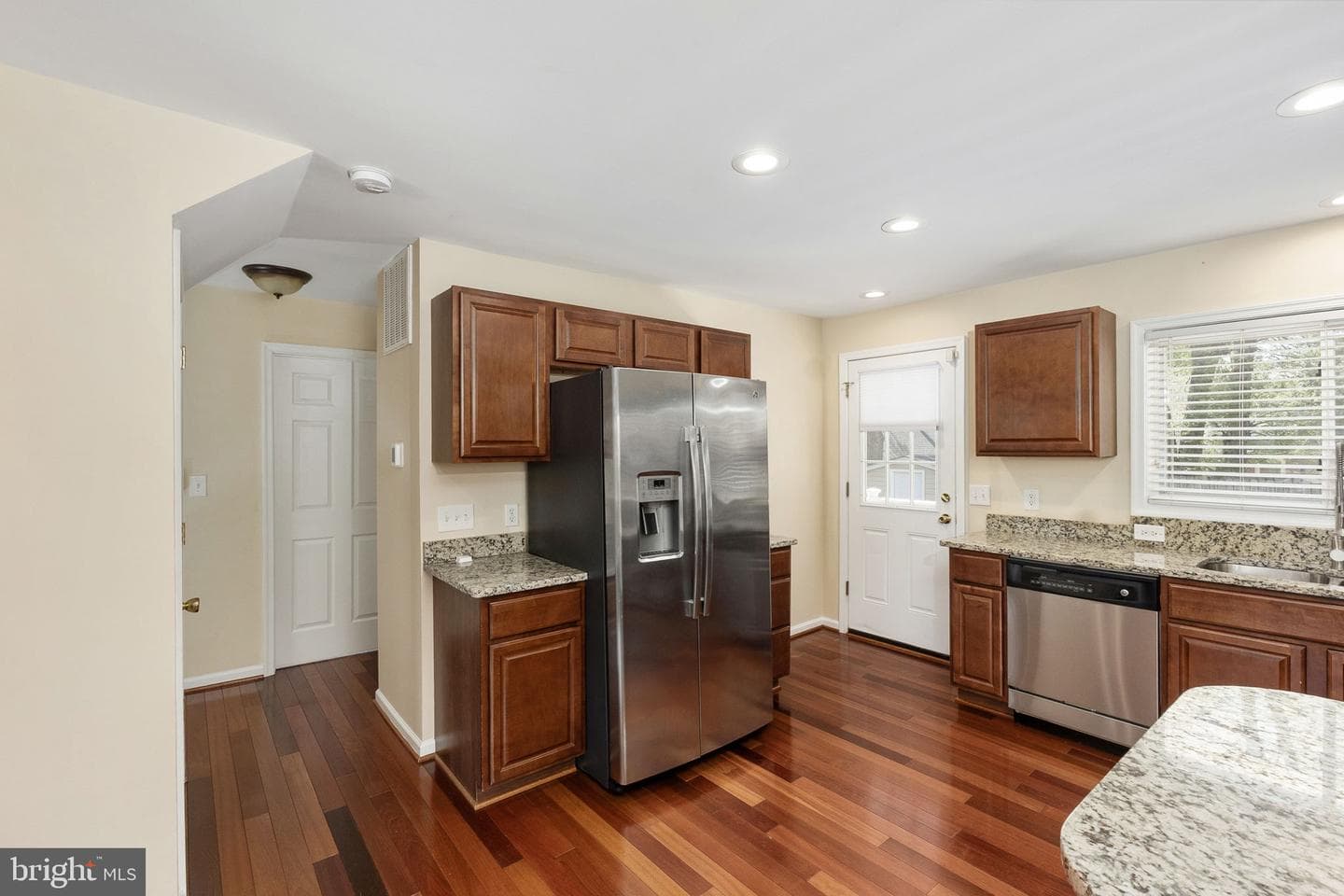 108 N Gladden Street photo 11
