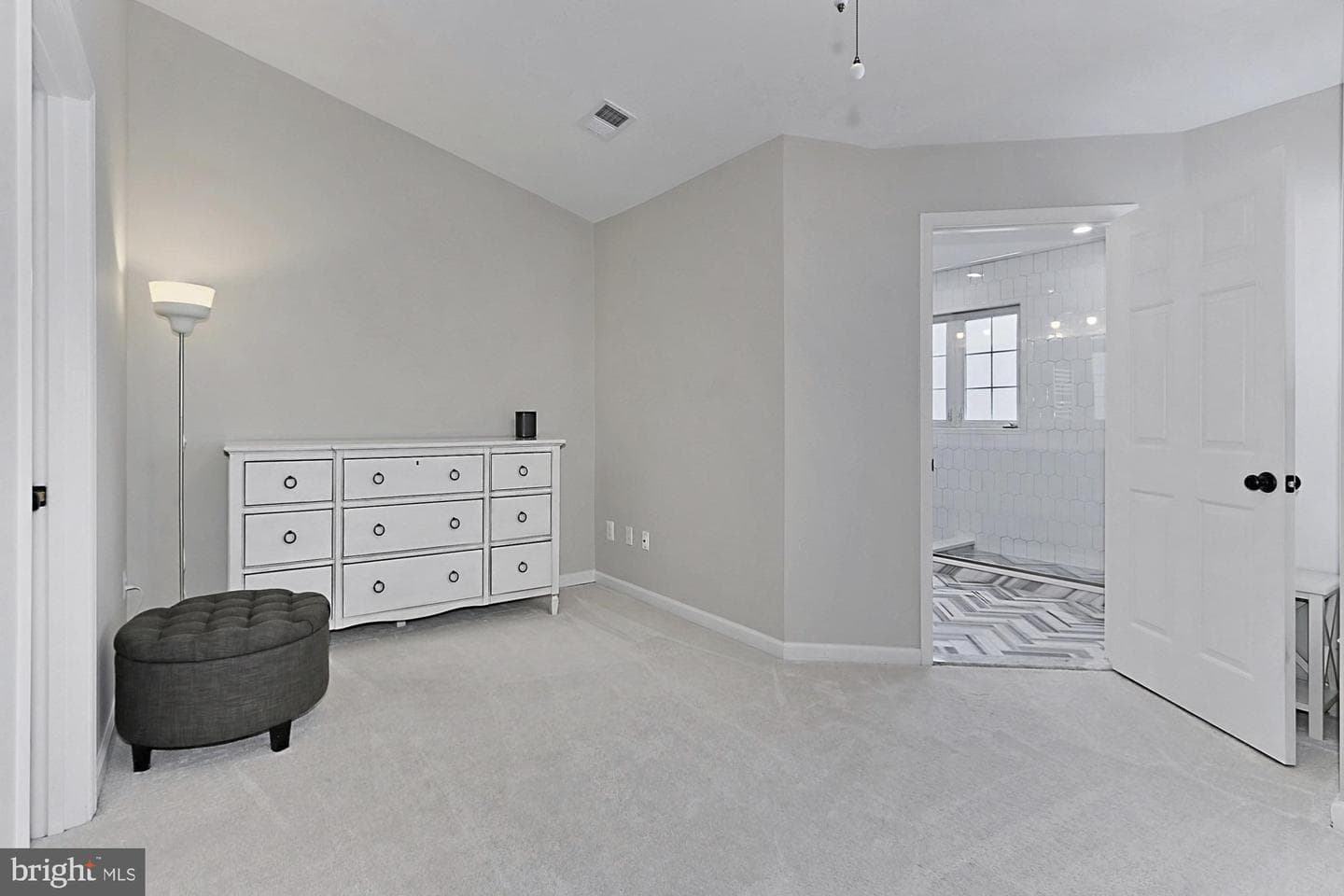 5011 Waple Lane photo 25