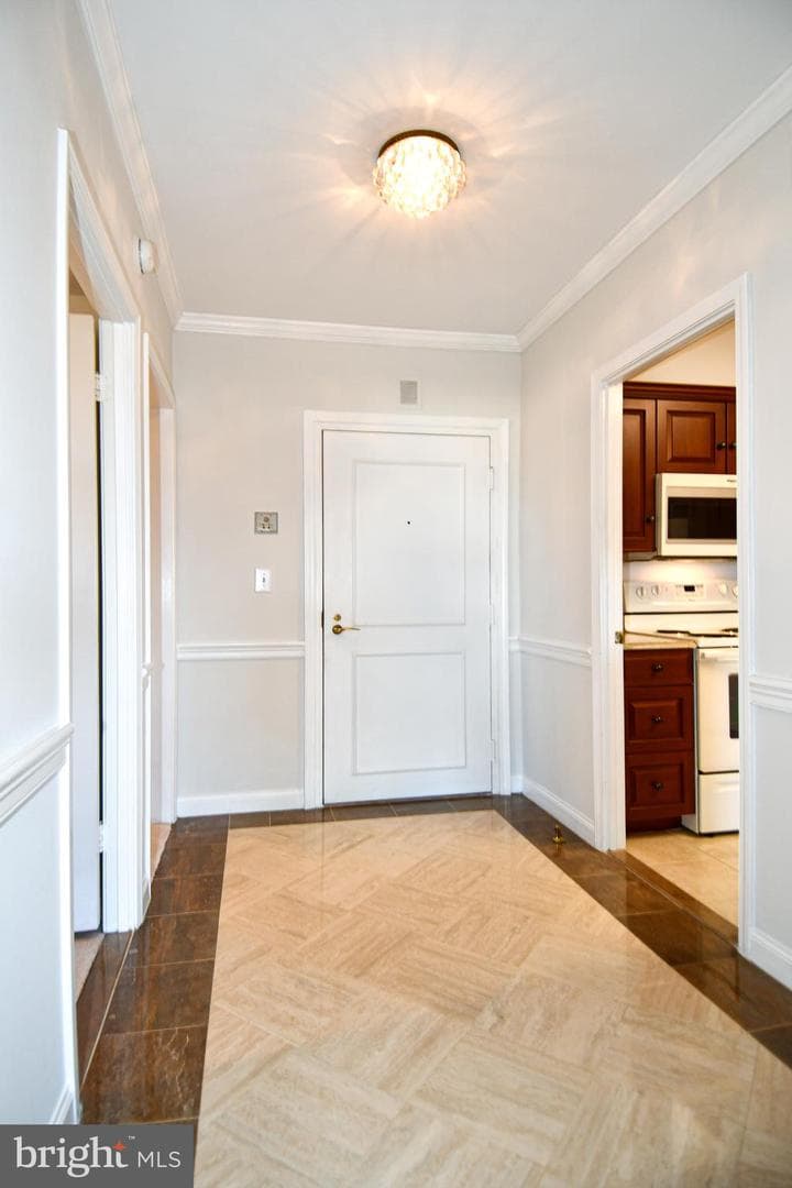 1250 S Washington Street #816 photo 13