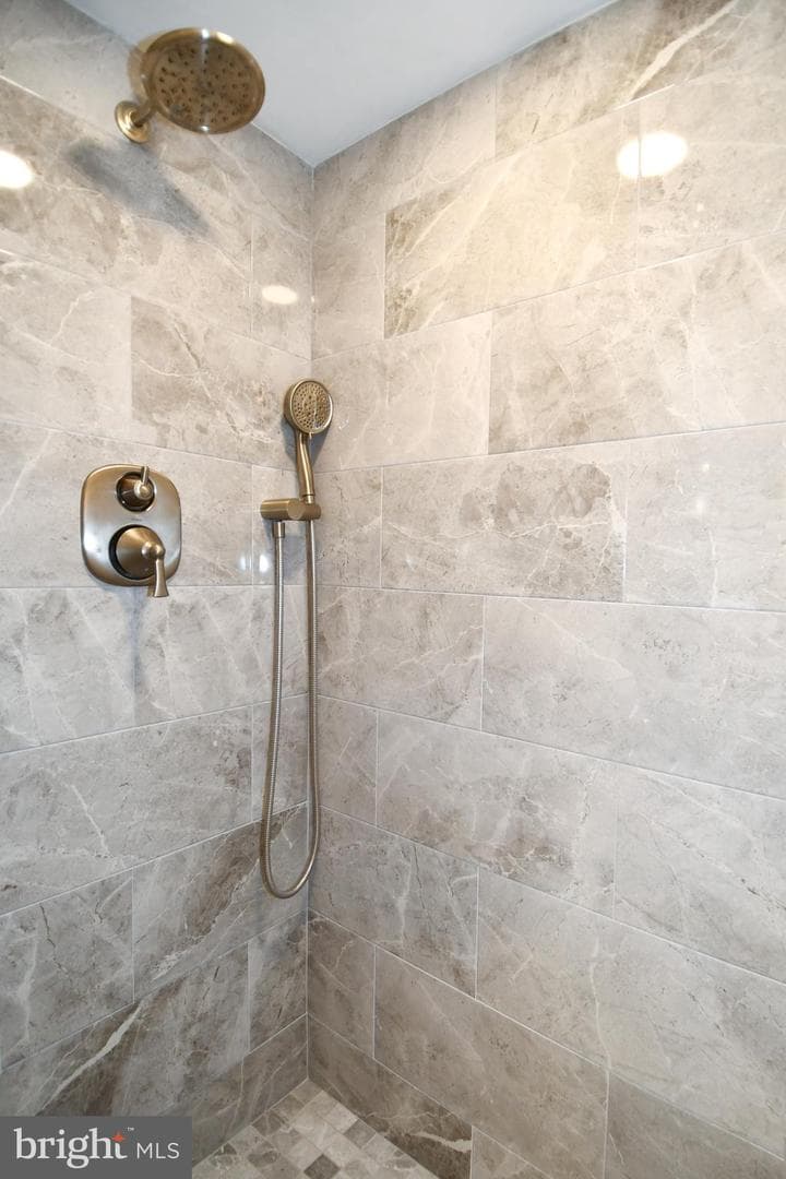 1250 S Washington Street #816 photo 25