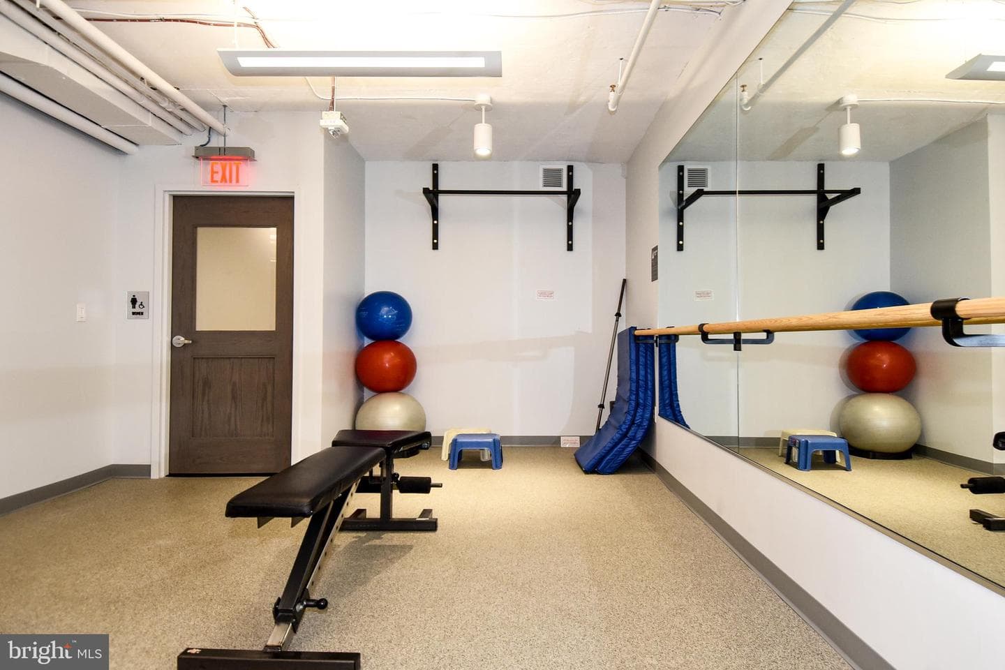 1250 S Washington Street #816 photo 52