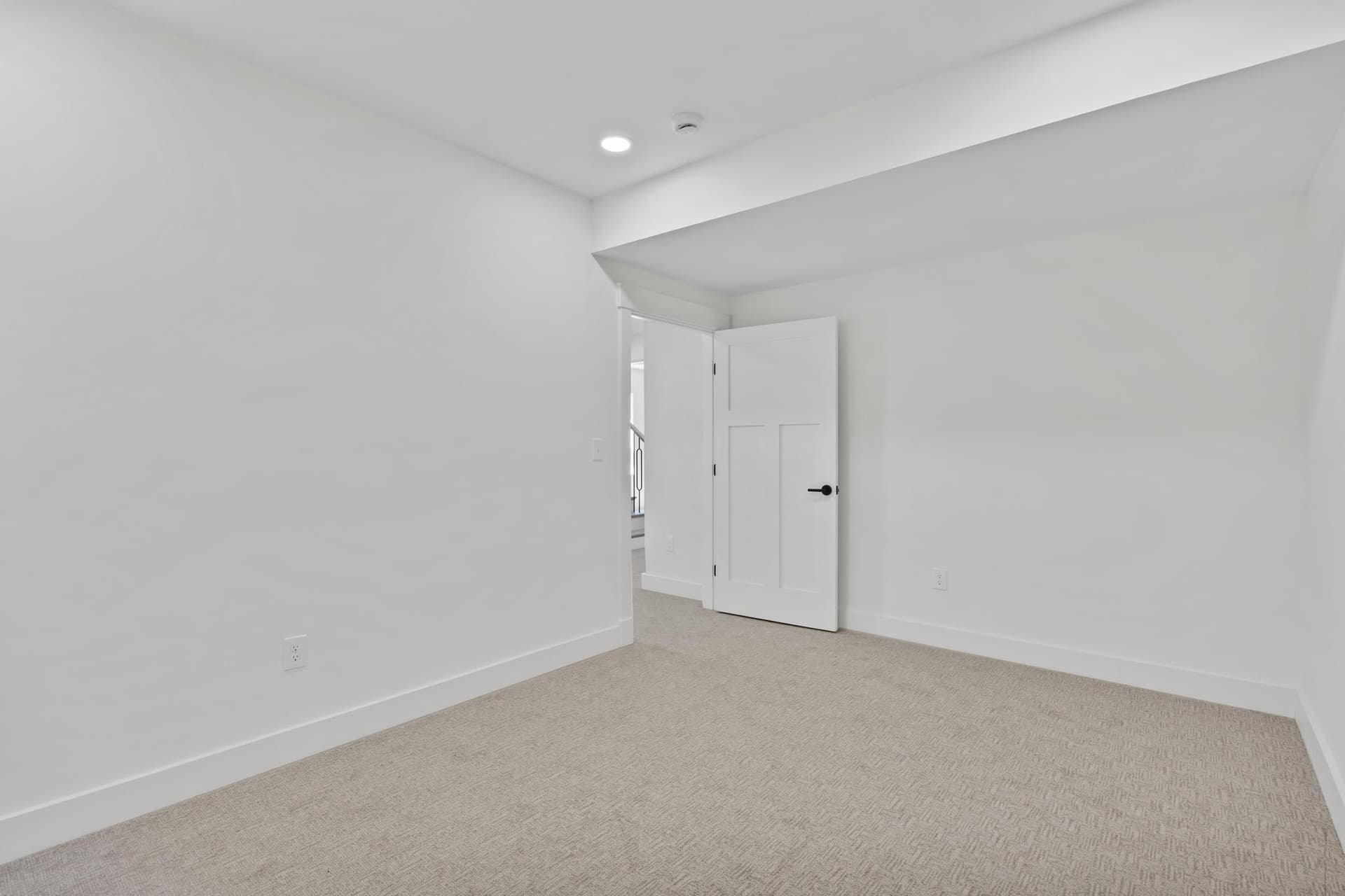14 E Monroe Avenue photo 85
