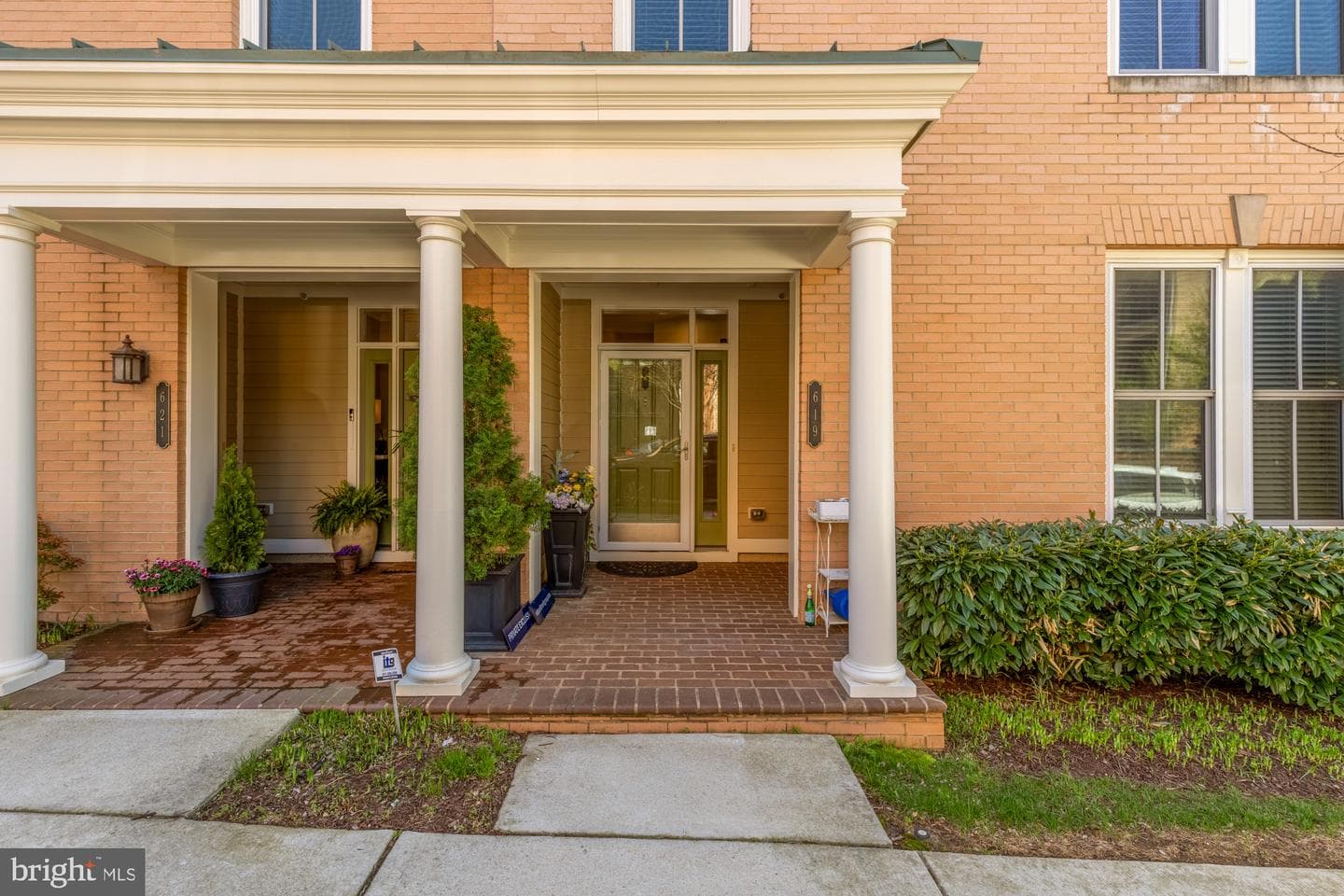 619 Mckenzie Avenue #102 photo 2