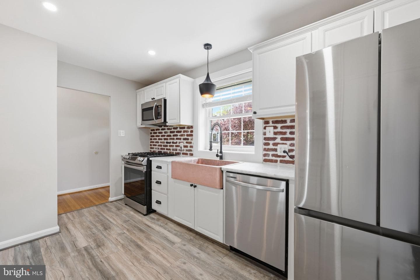 211 Guthrie Avenue photo 8