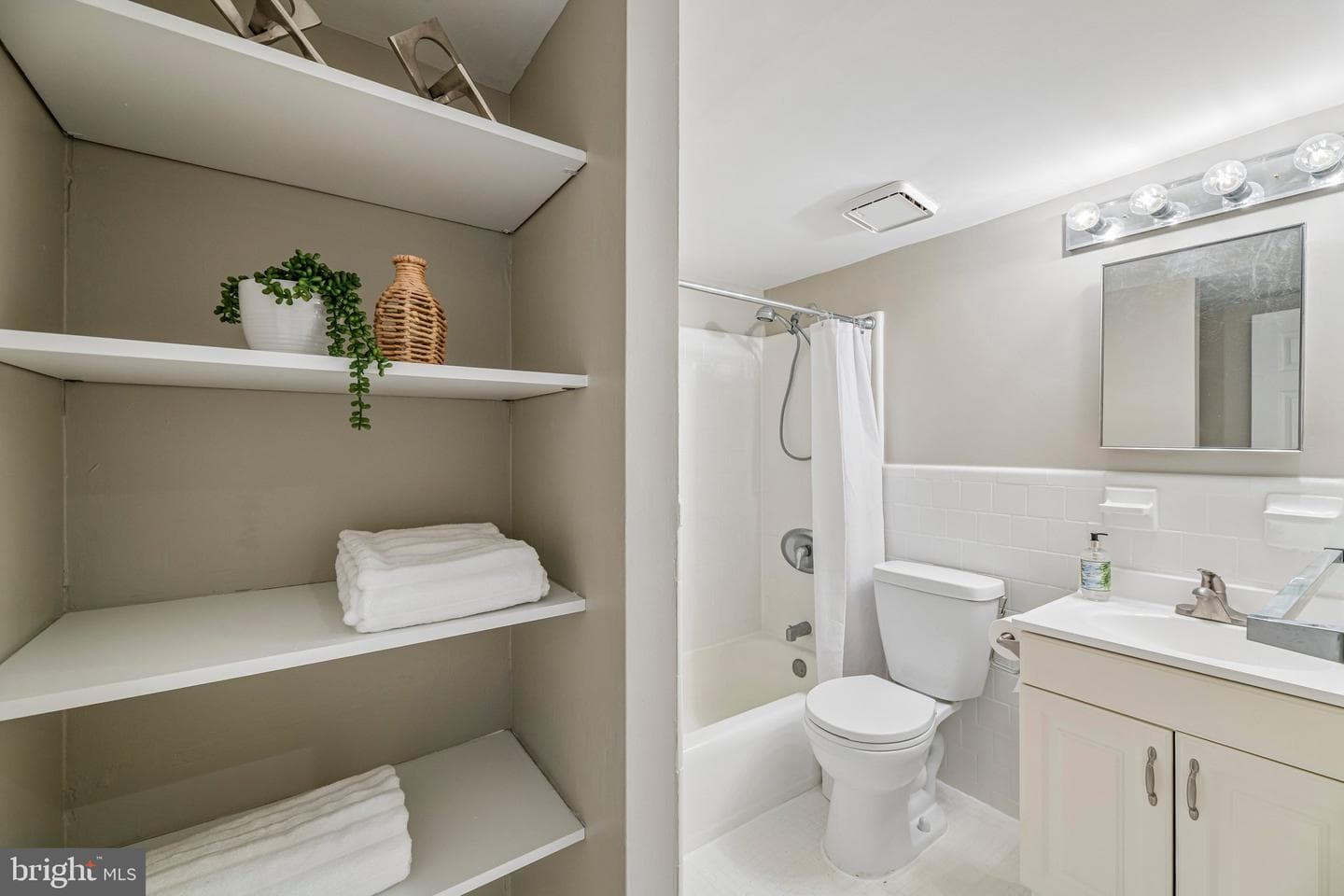 3220 S 28th Street #304 photo 20