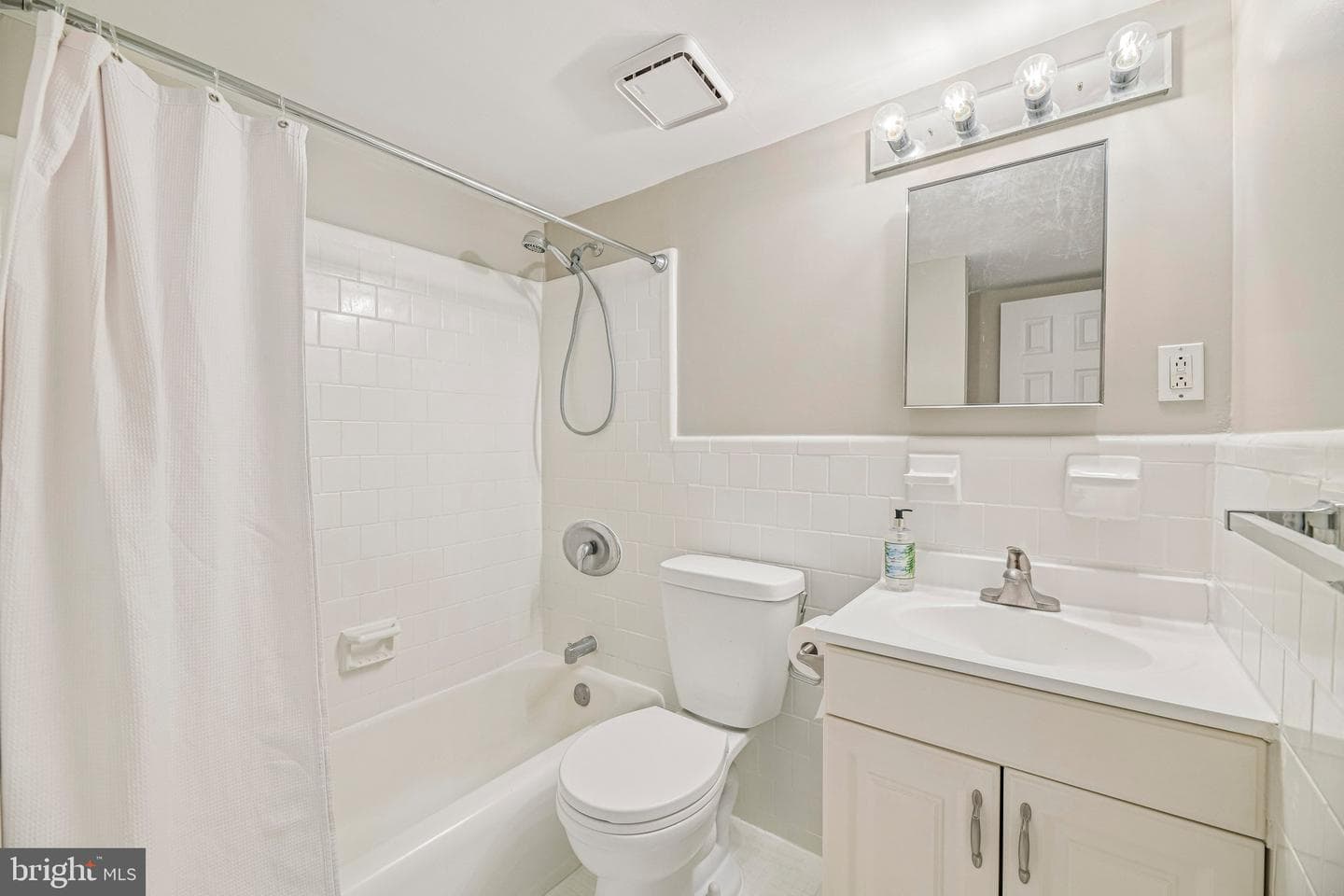 3220 S 28th Street #304 photo 22