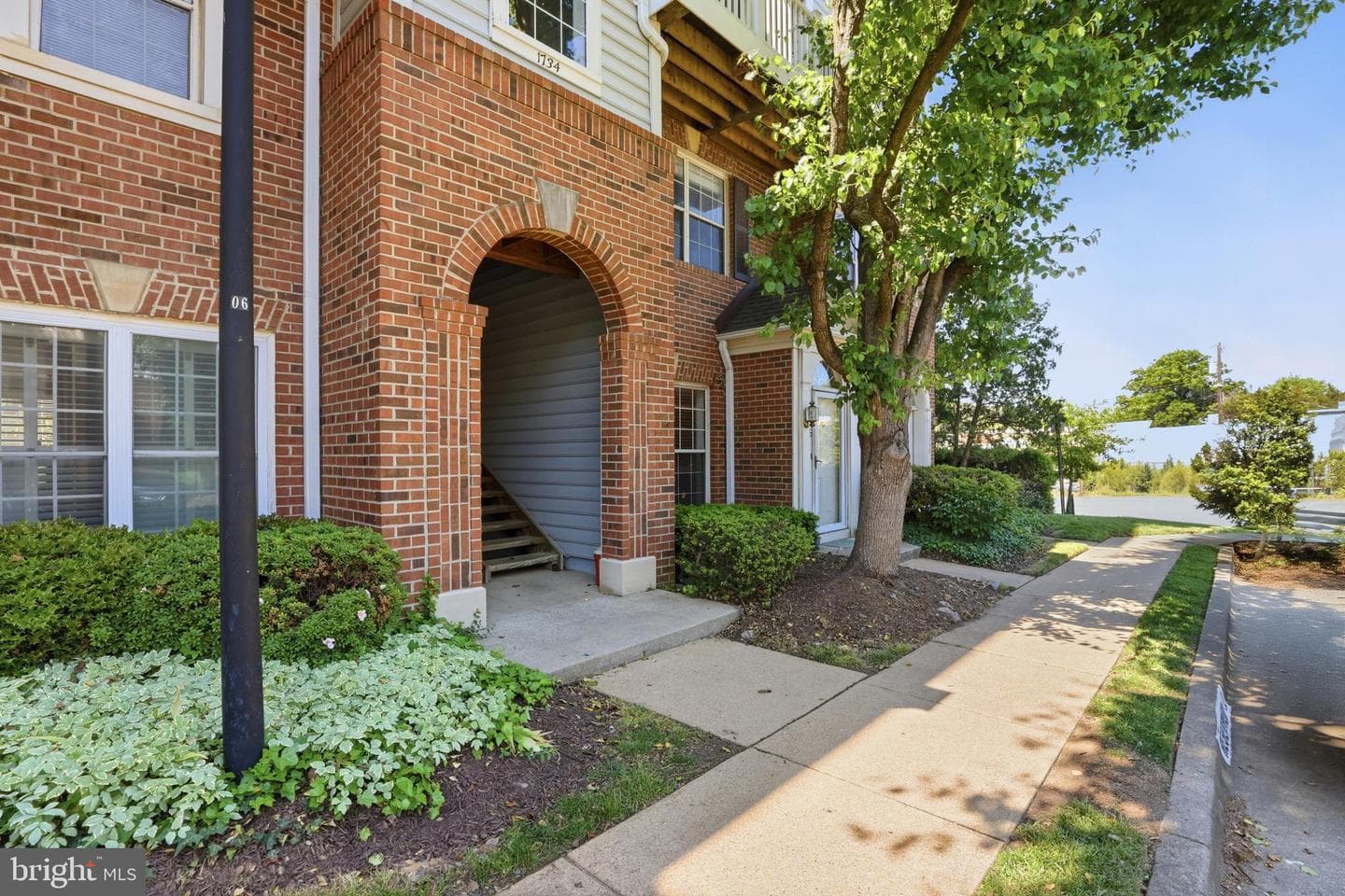 1734 Kingsgate Court #302, Alexandria
