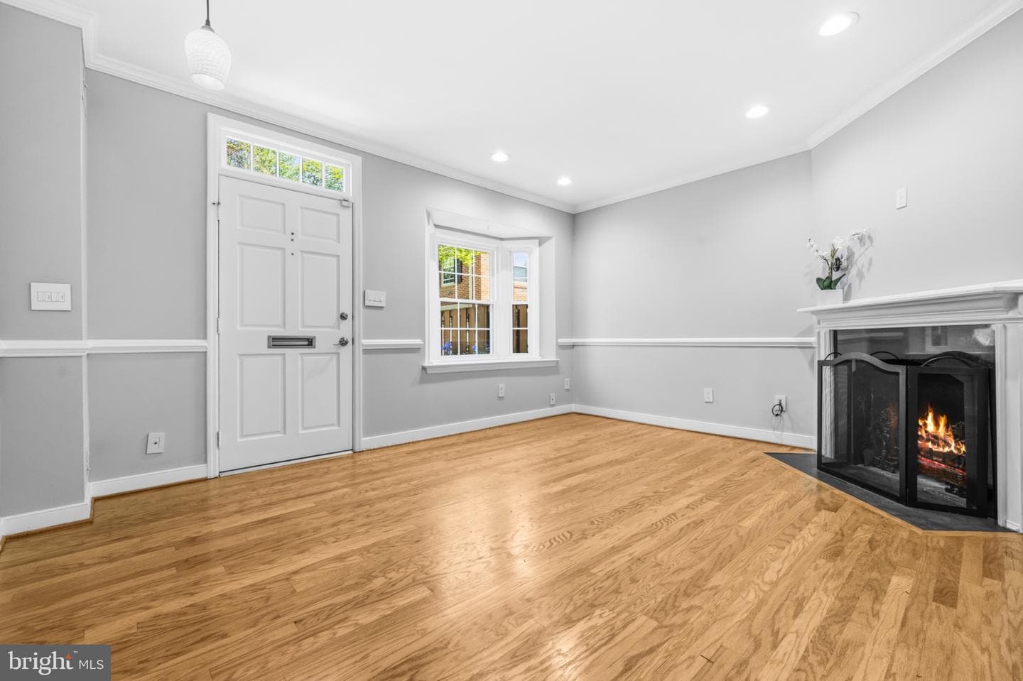 669 S Columbus Street photo 10