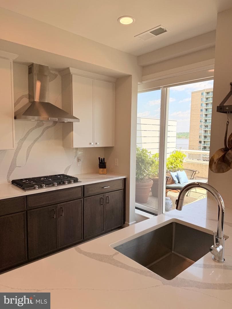 635 Slaters Lane #301 photo 12