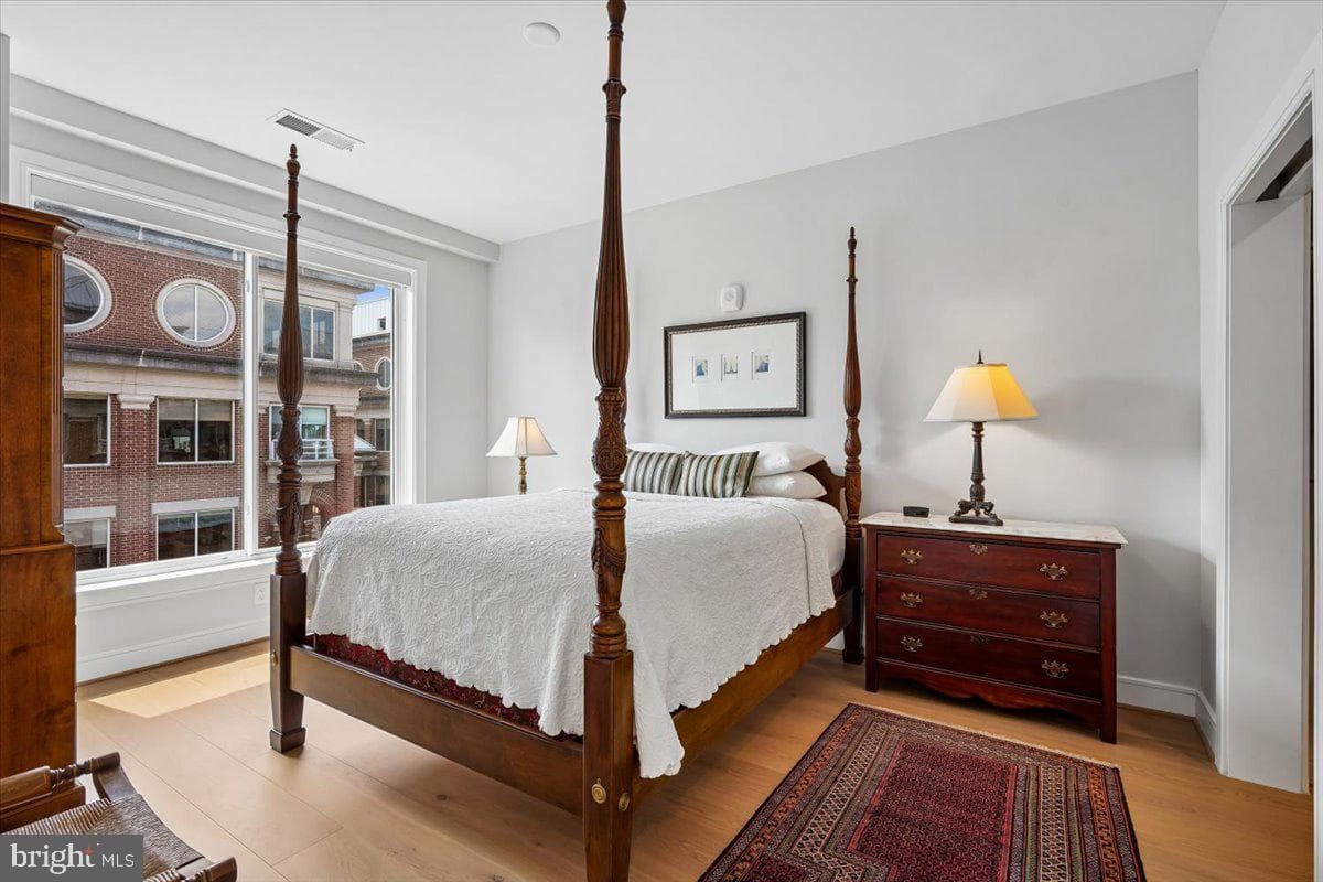 635 Slaters Lane #301 photo 20