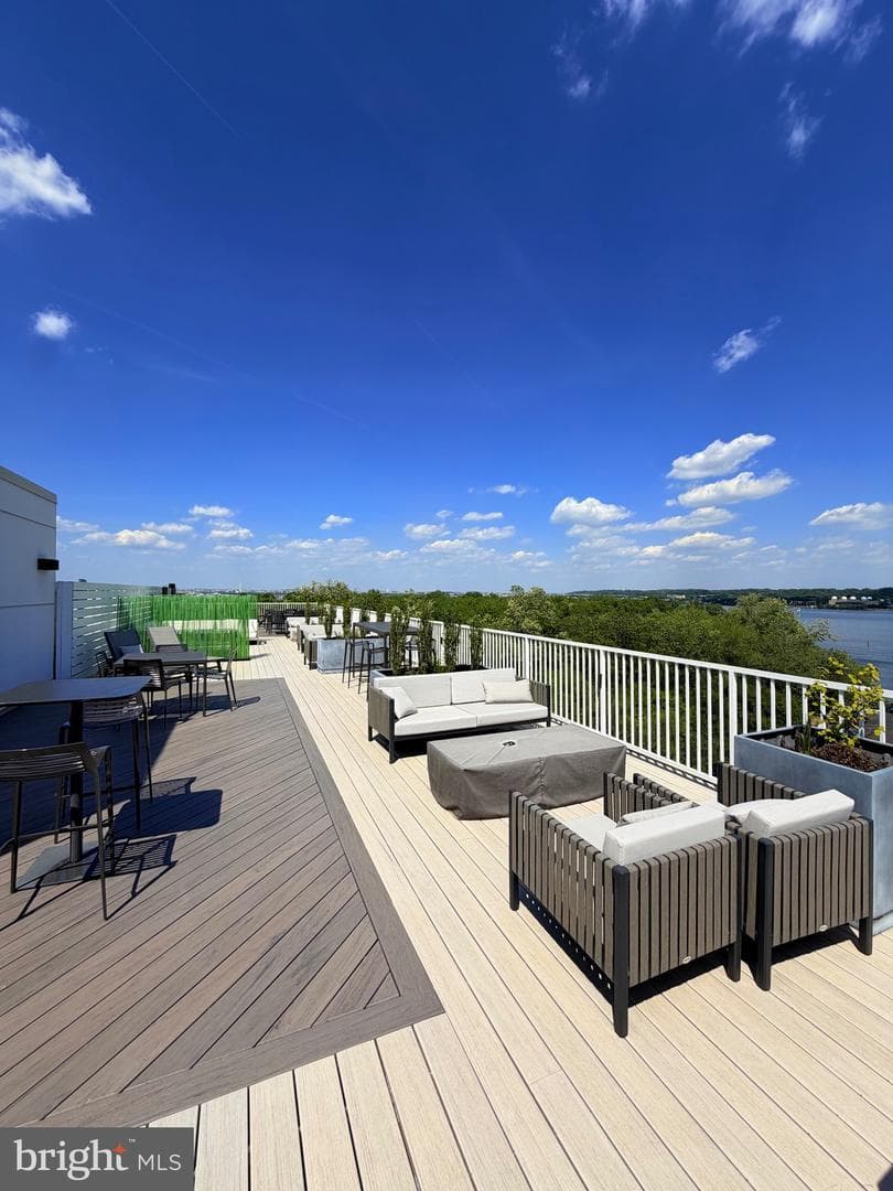 635 Slaters Lane #301 photo 32