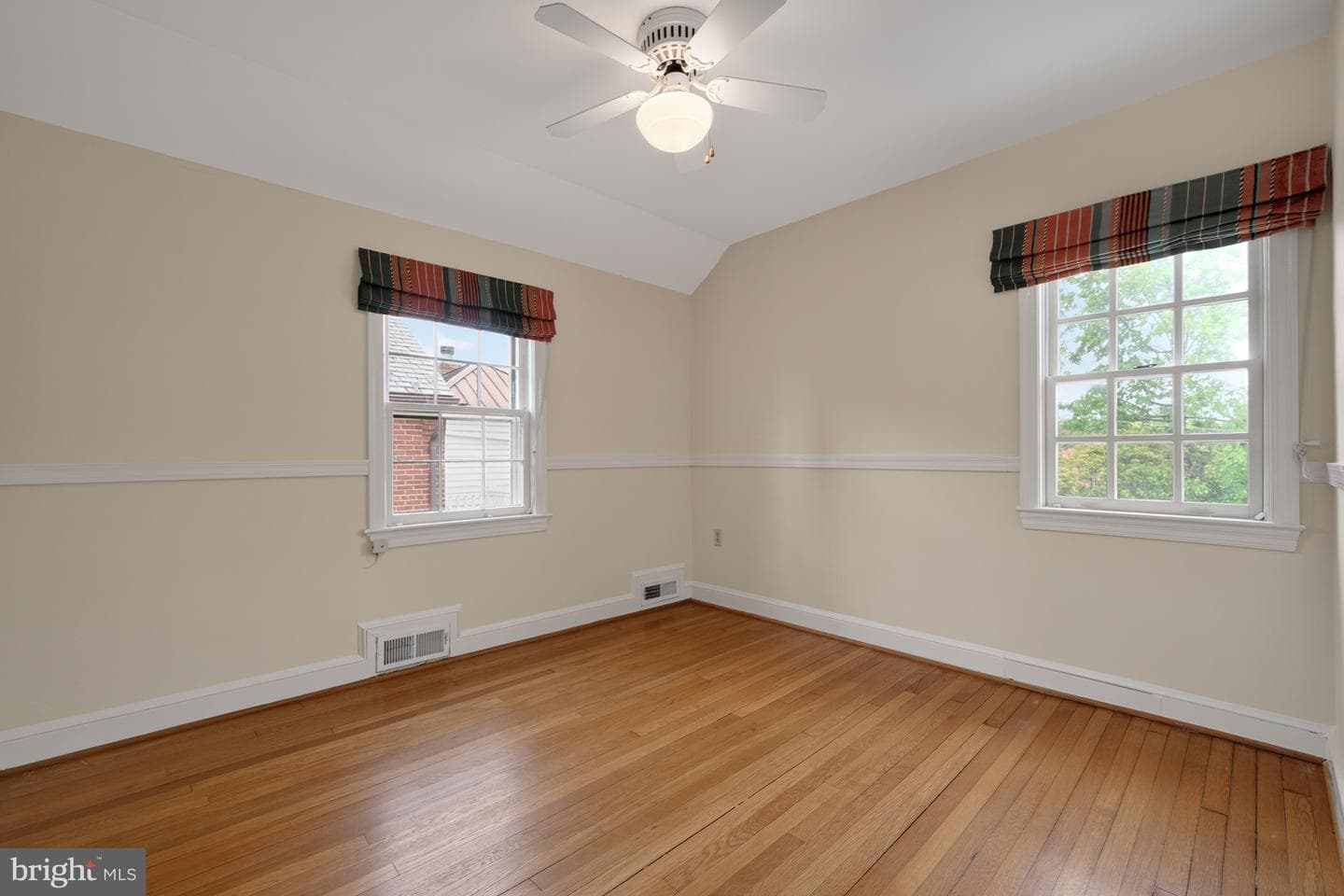 922 S Saint Asaph Street photo 42