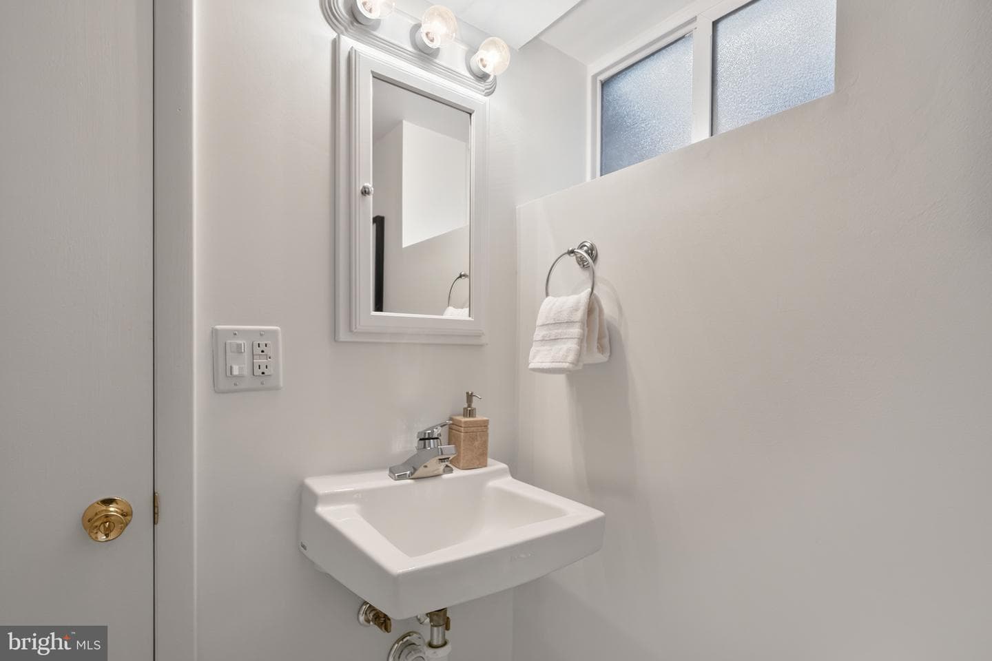 922 S Saint Asaph Street photo 51