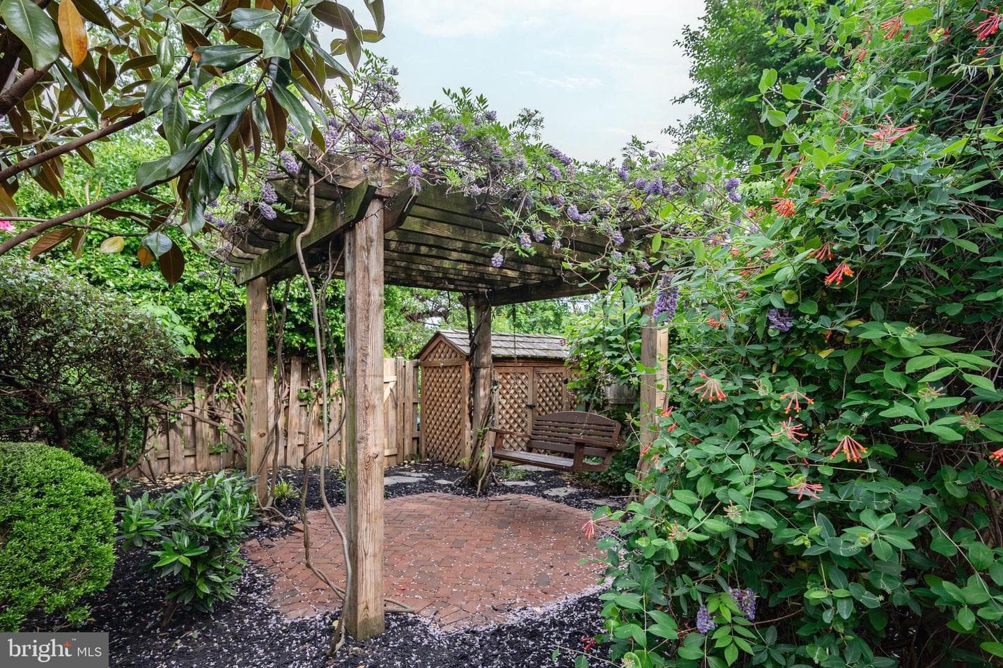 922 S Saint Asaph Street photo 59