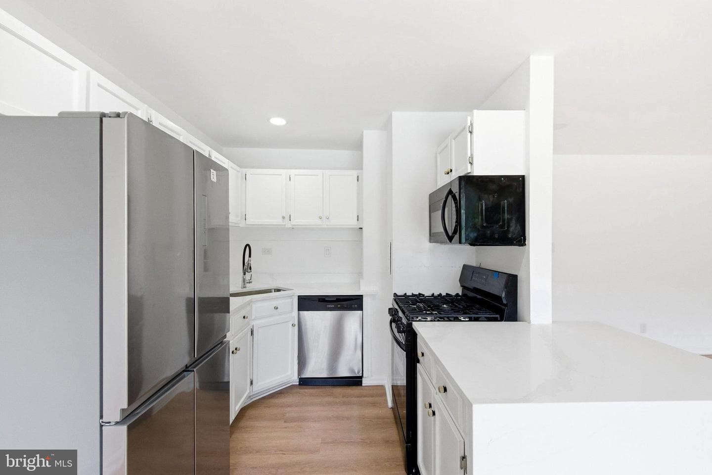 431 N Armistead St # 307 photo 11