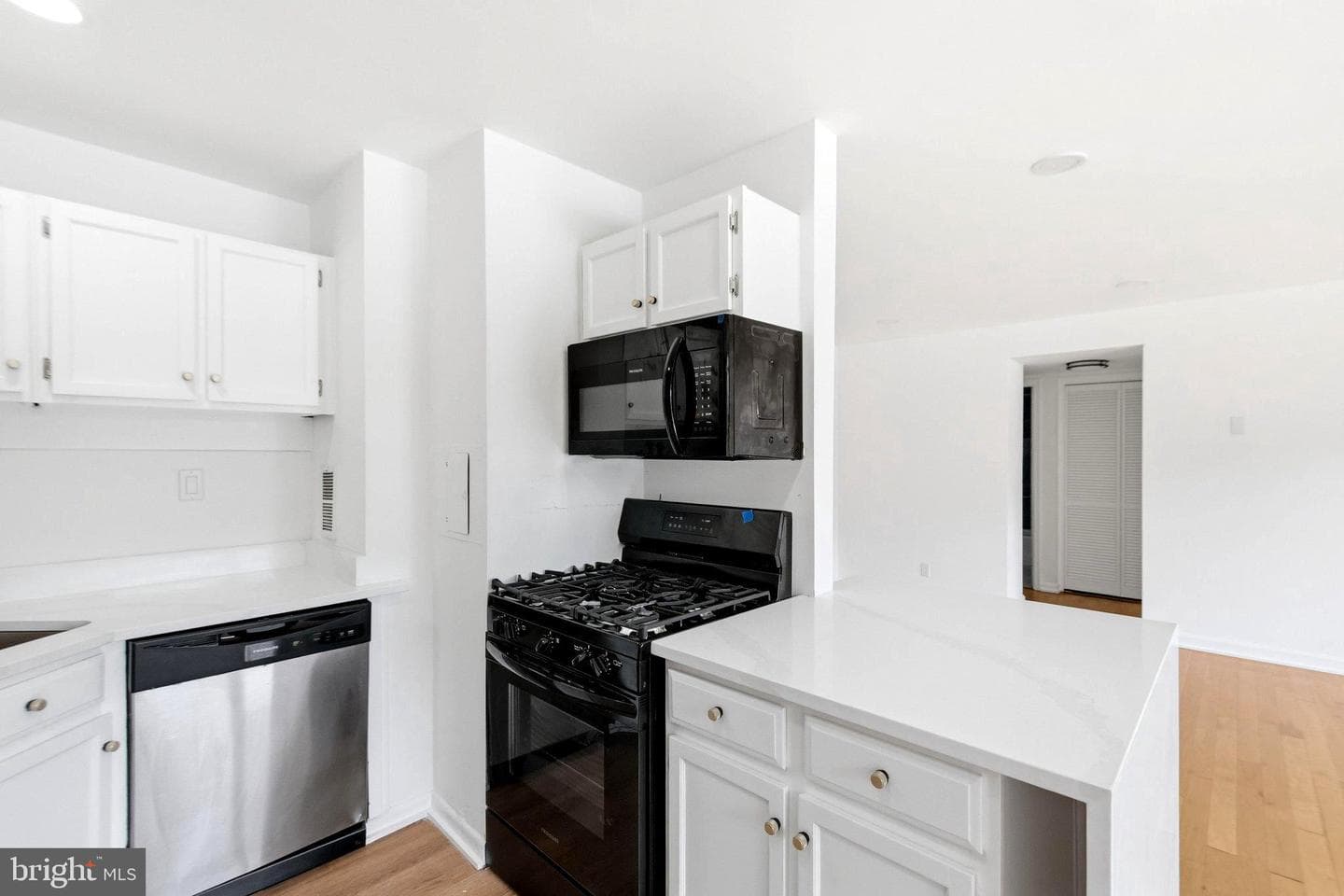 431 N Armistead St # 307 photo 12