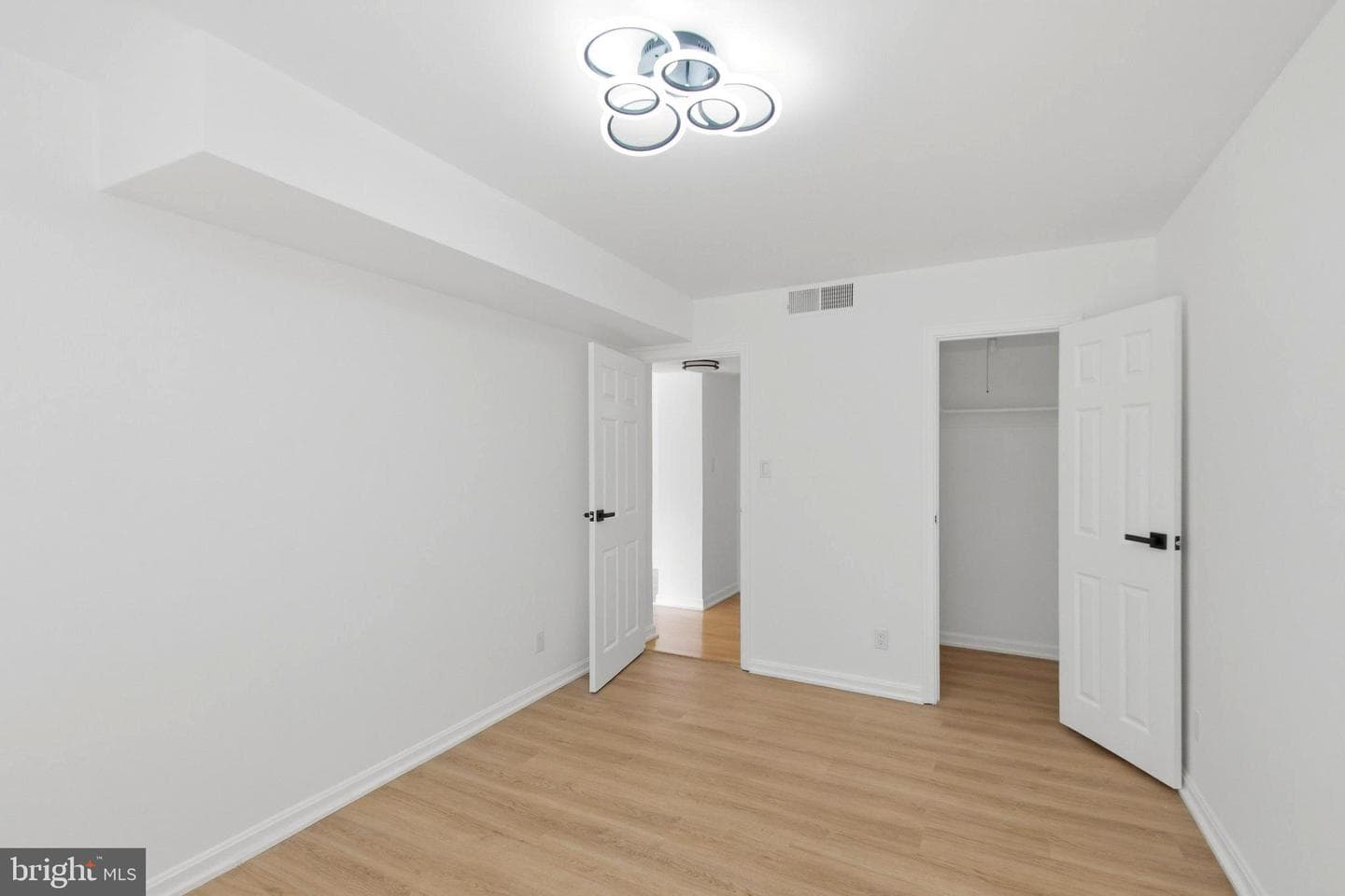 431 N Armistead St # 307 photo 15