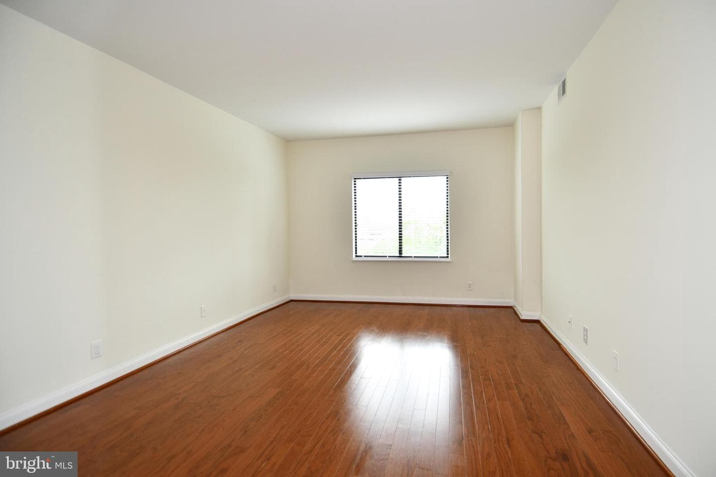 1250 S Washington Street S #614 photo 17