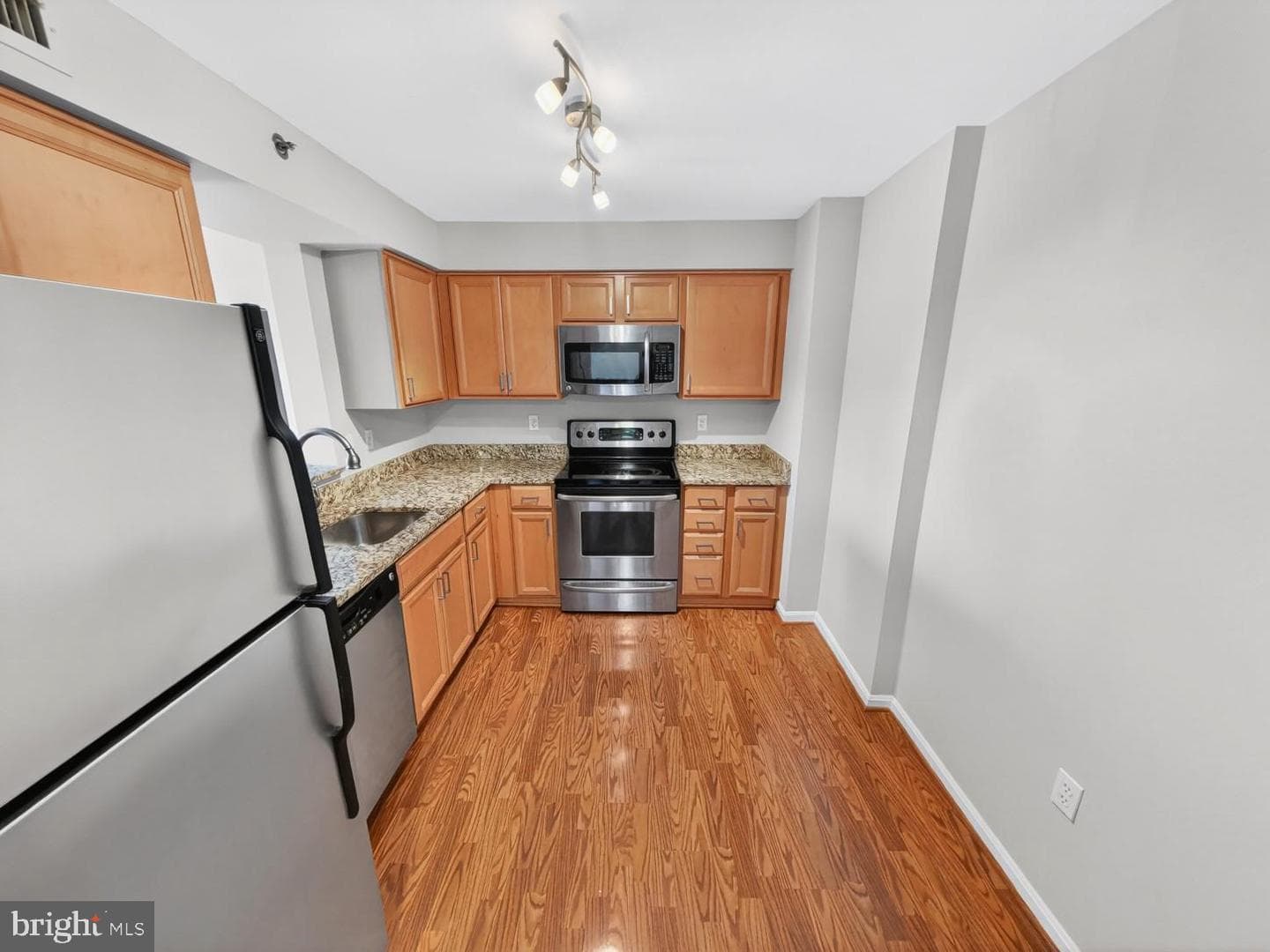 610 N West Street #407 photo 8