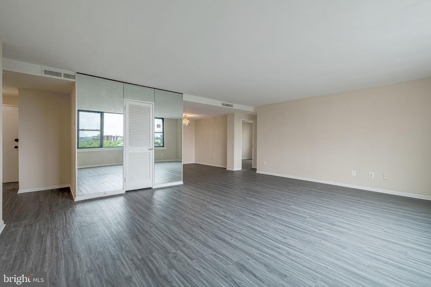 4600 Duke Street #1009 photo 8