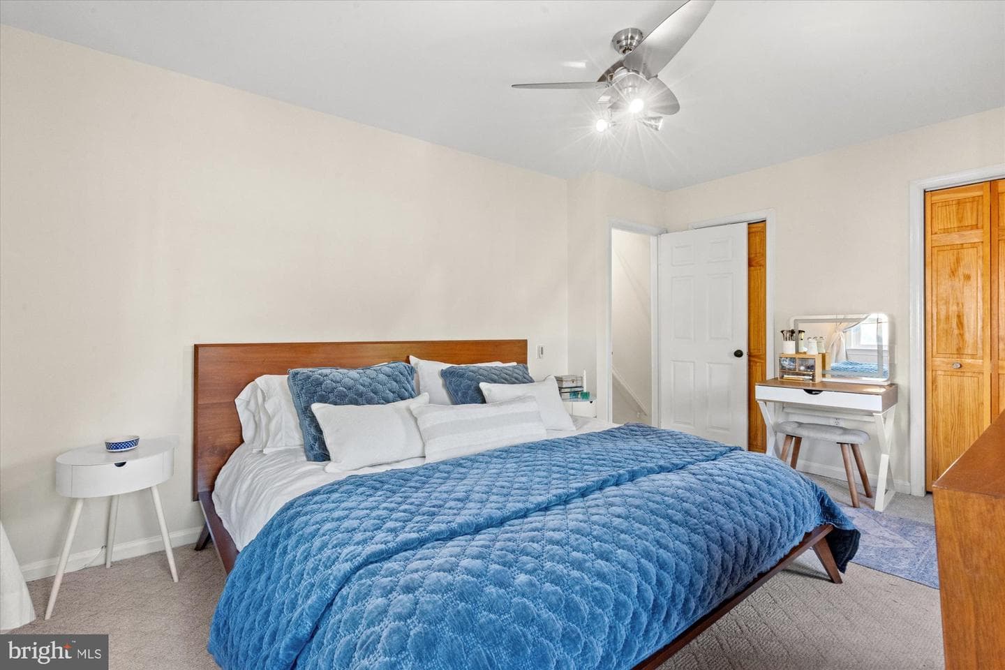 912 Bernard Street photo 11