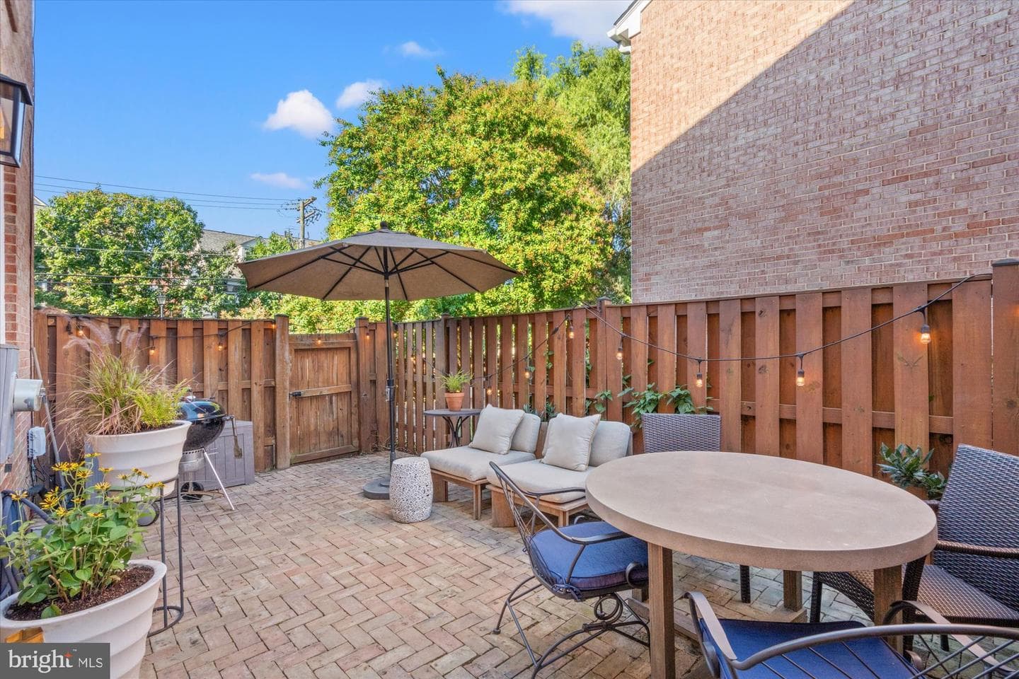 912 Bernard Street photo 23