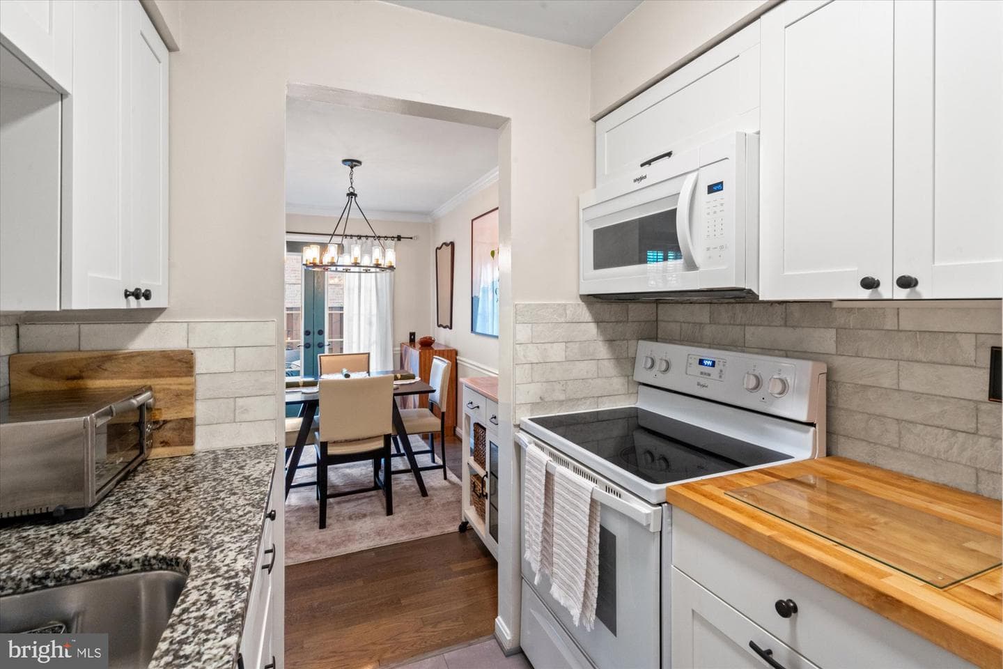 912 Bernard Street photo 8