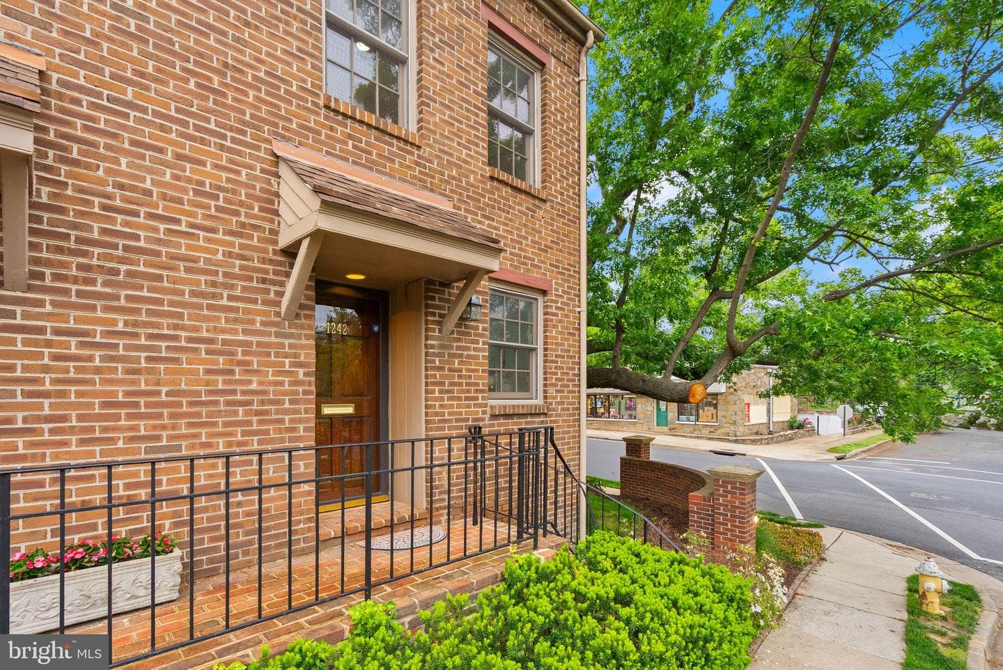 1242 Michigan Court photo 48